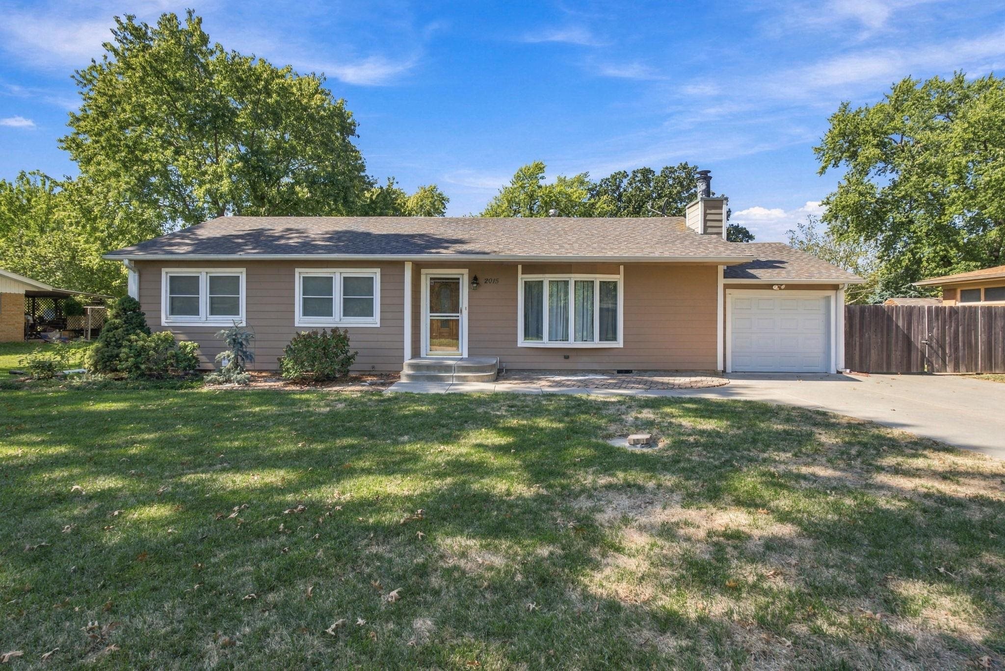 2015 Terrace Dr Property Photo 1