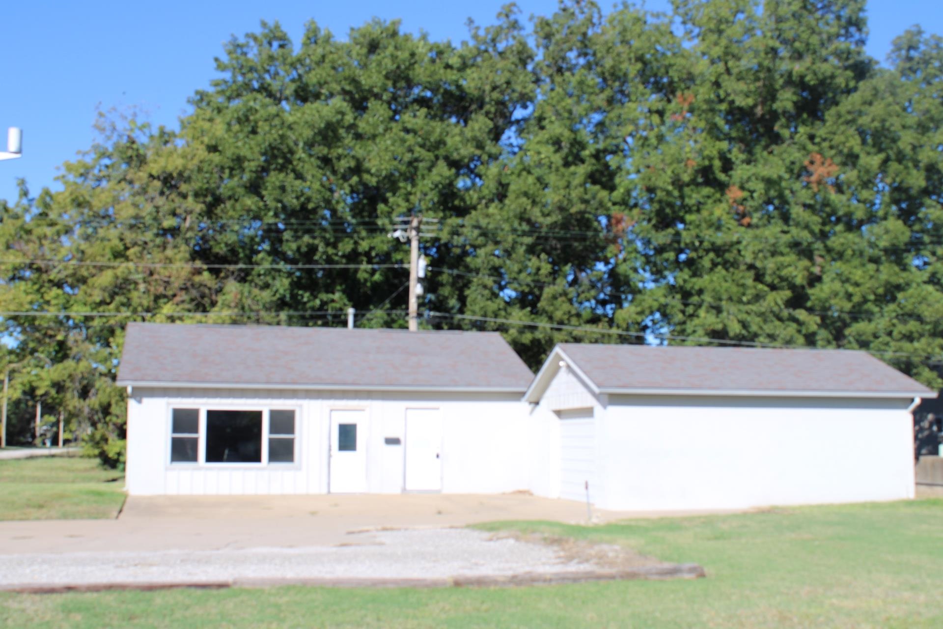1521 Main Property Photo 1