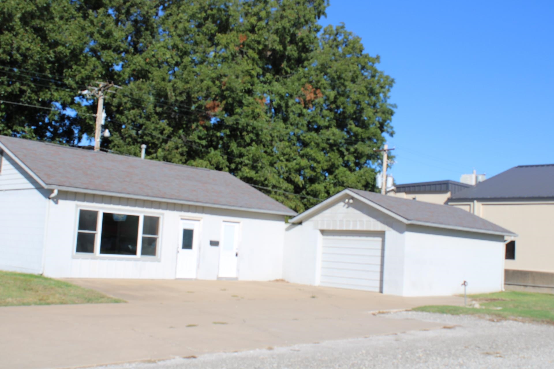 1521 Main Property Photo 2