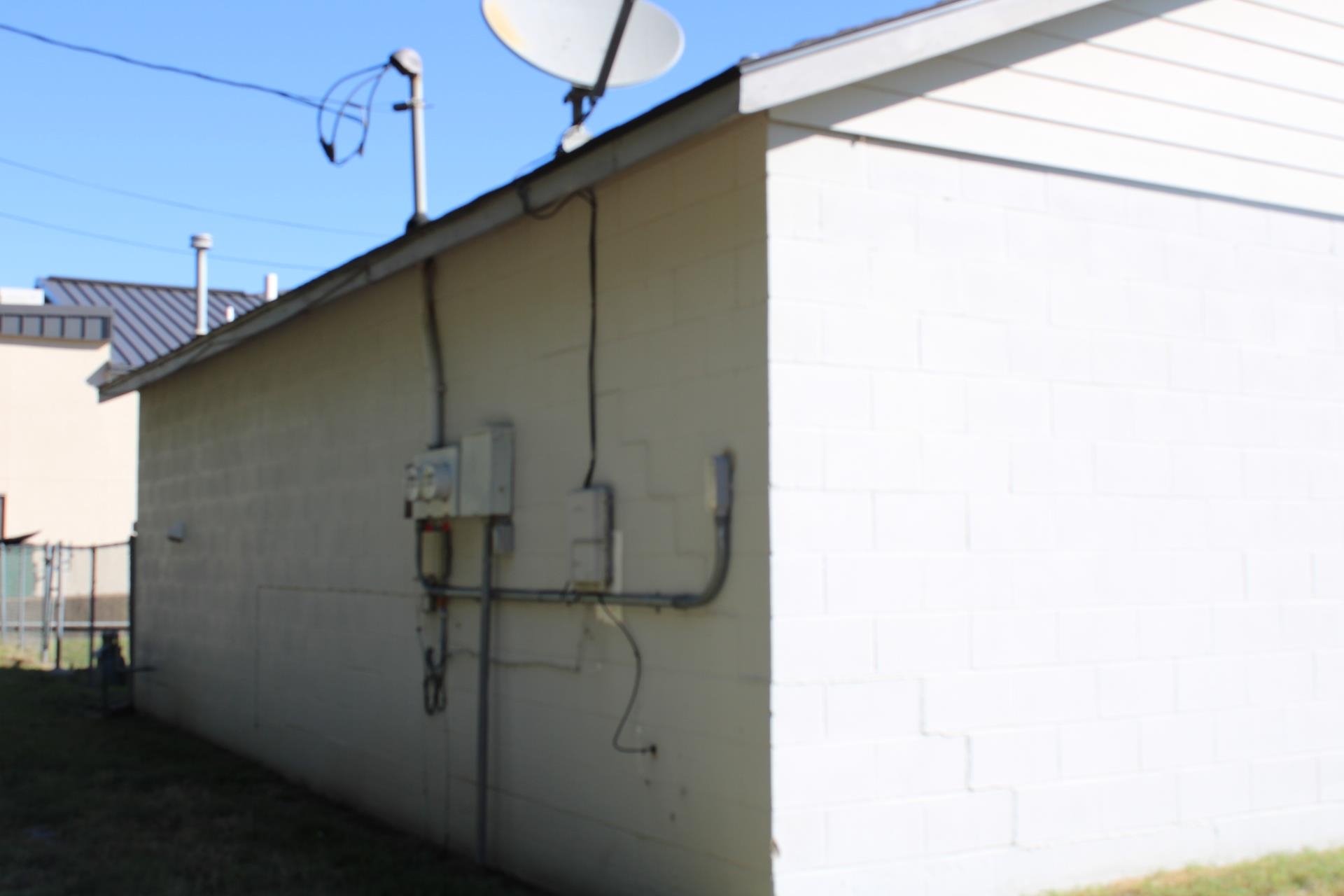 1521 Main Property Photo 5