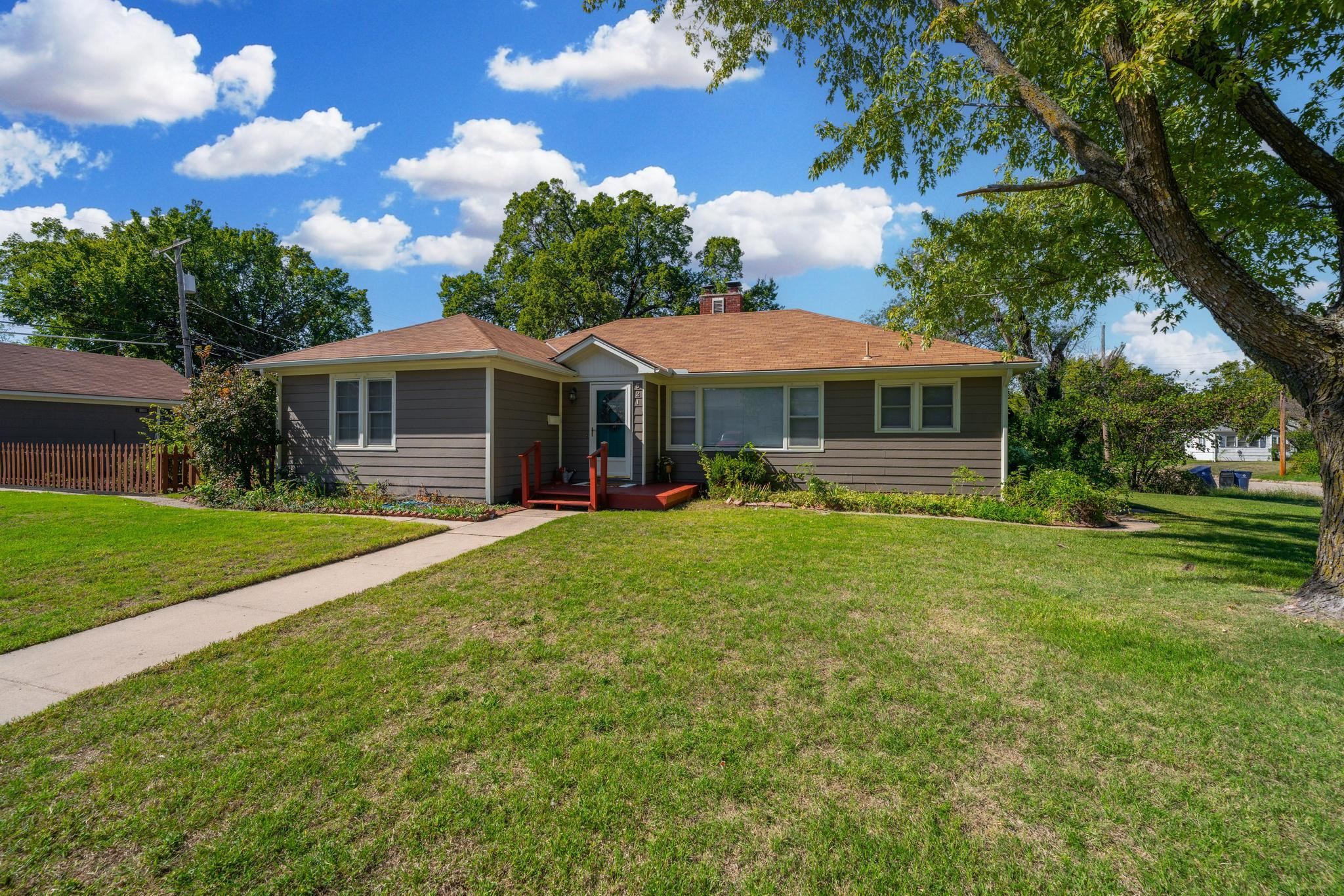 521 N Battin Ave. Property Photo 1