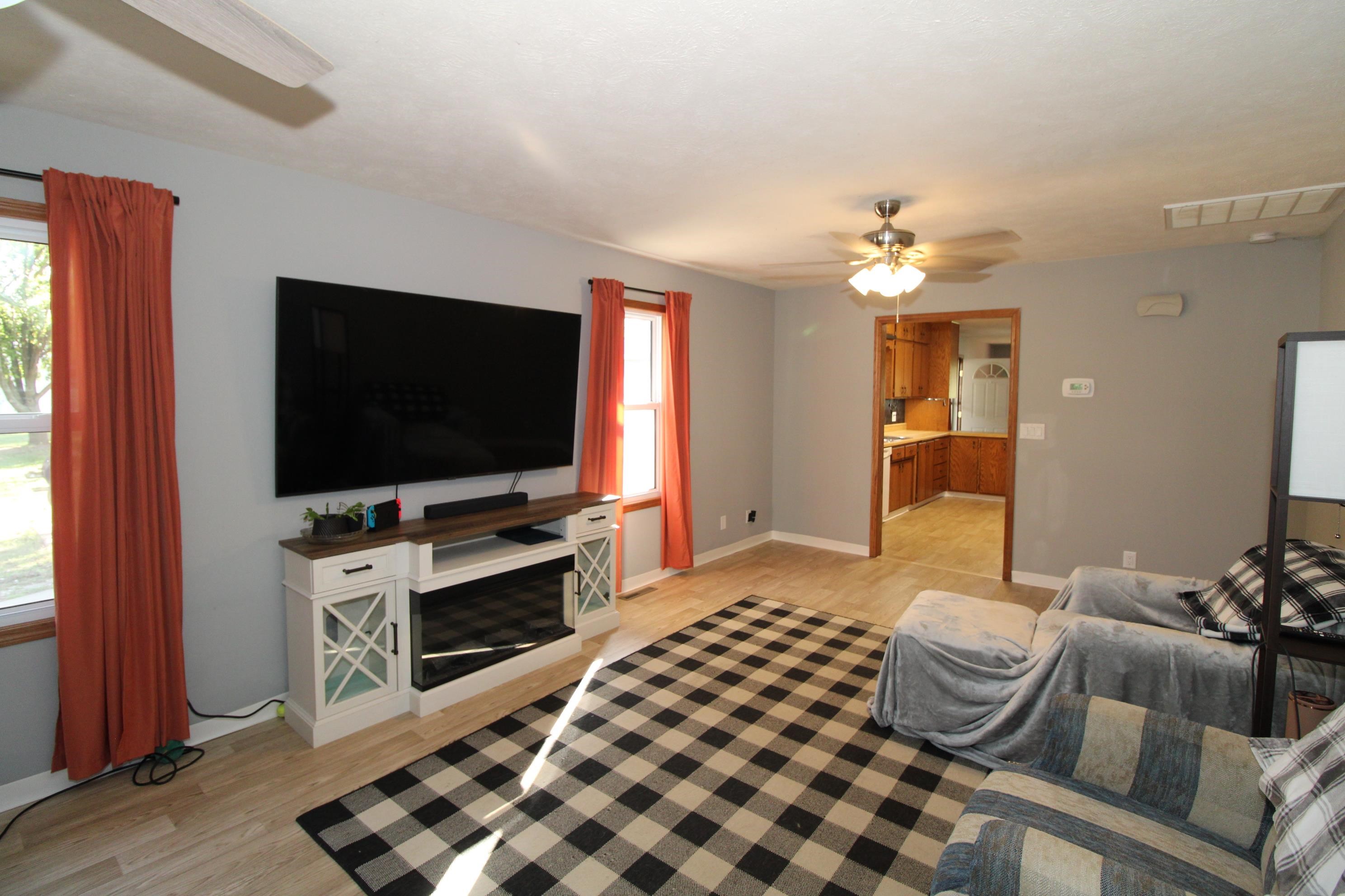 1005 N Denver St Property Photo 2