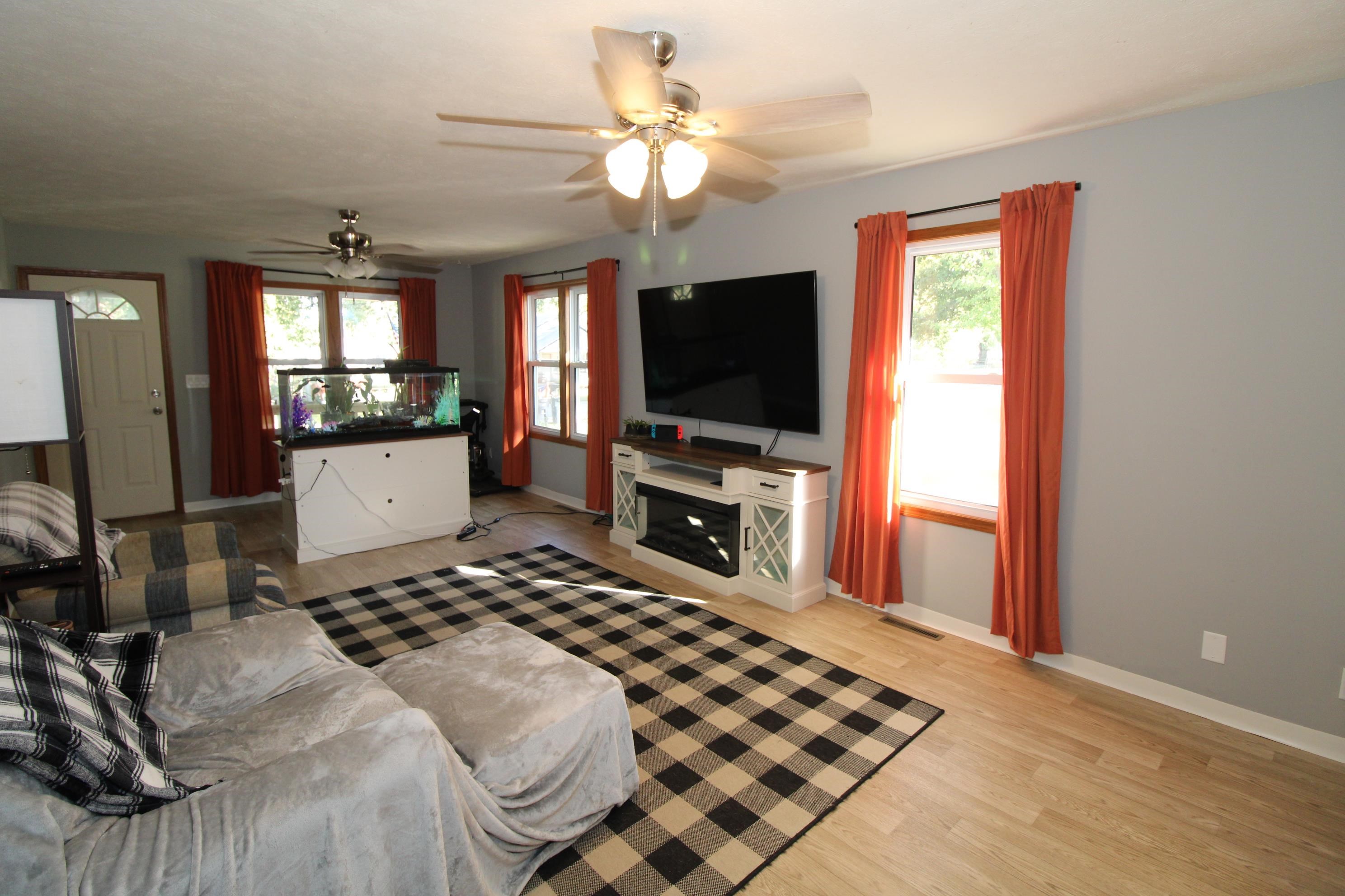 1005 N Denver St Property Photo 8