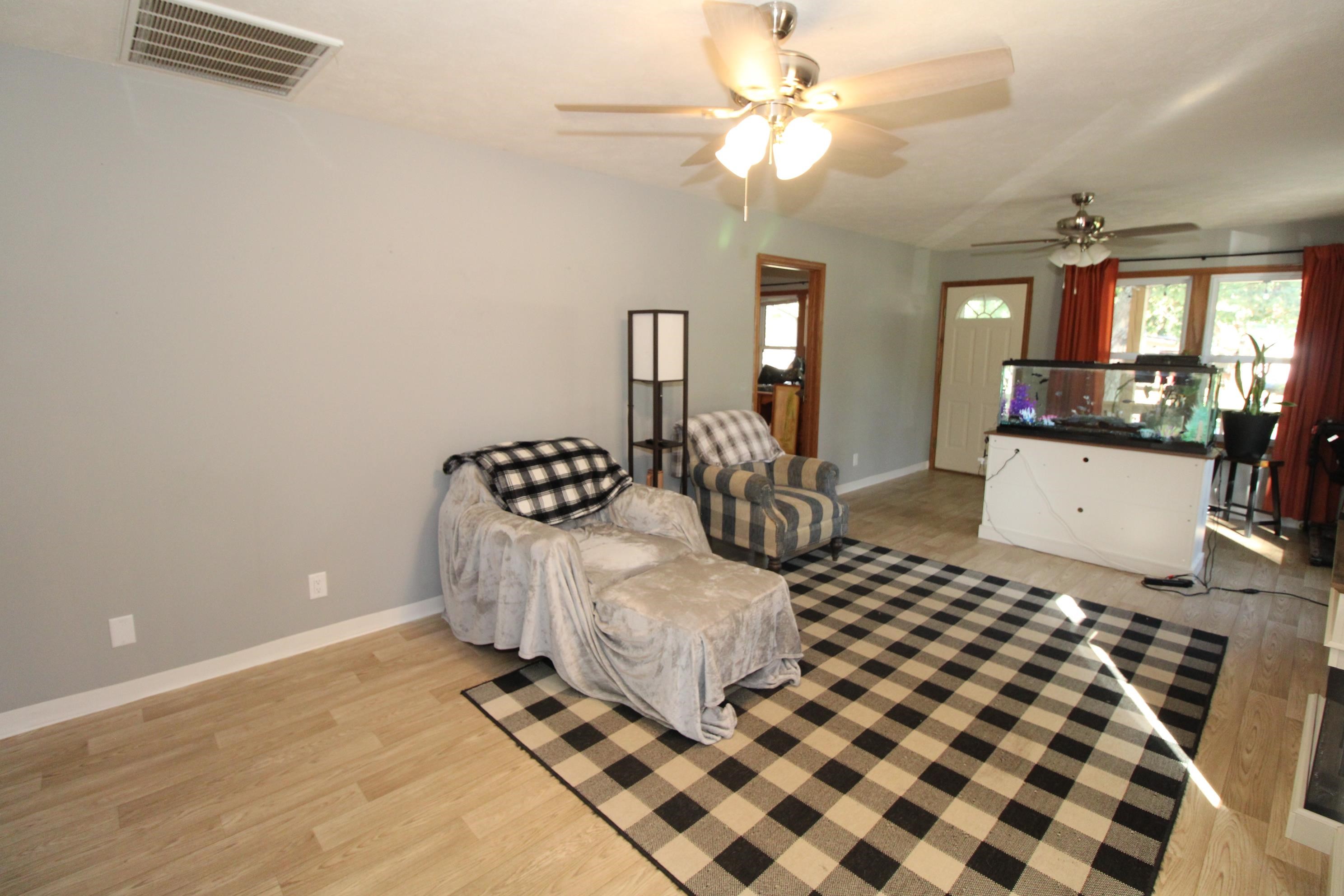 1005 N Denver St Property Photo 9