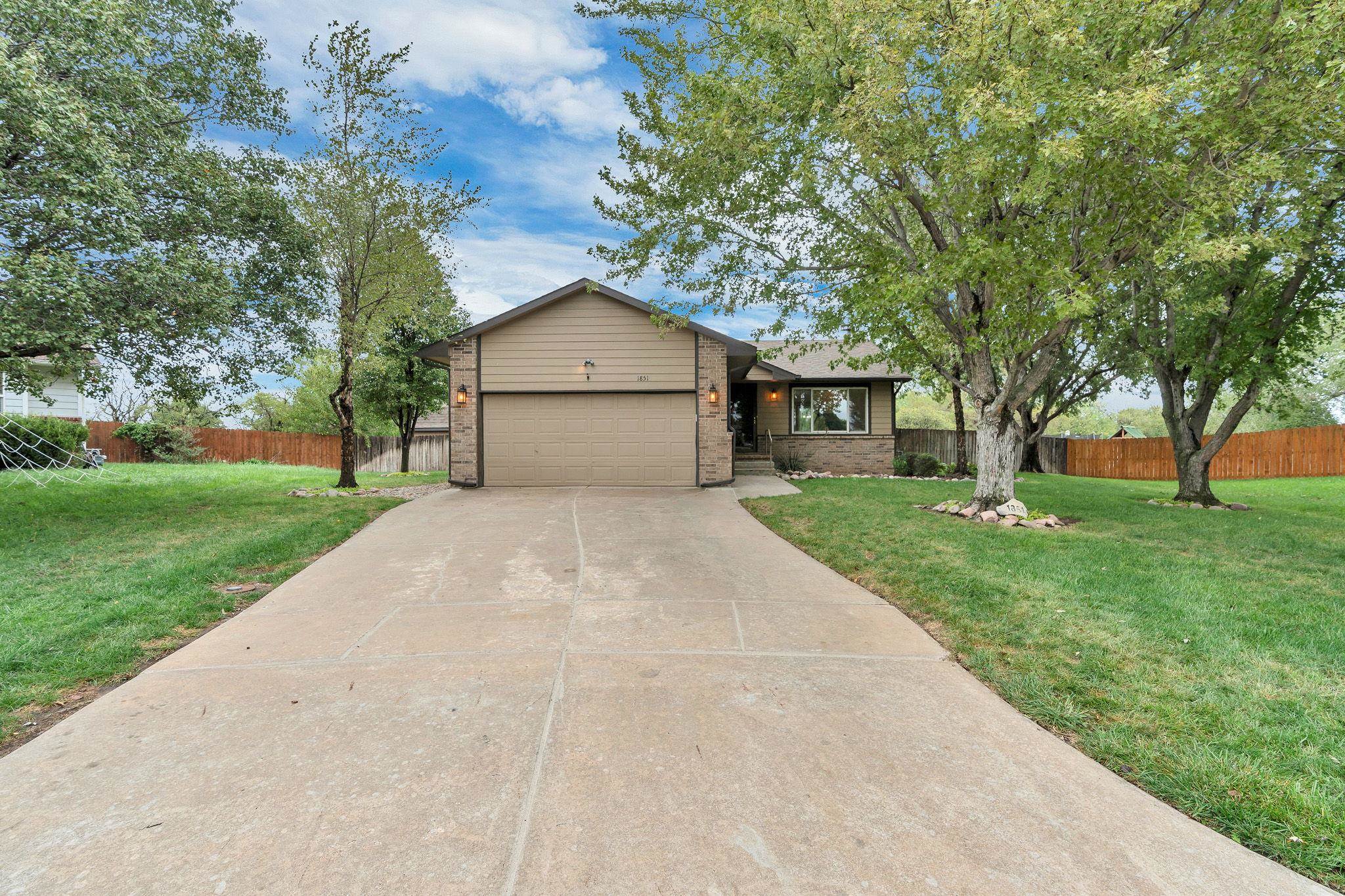 1851 E Autumn Cir Property Photo 1
