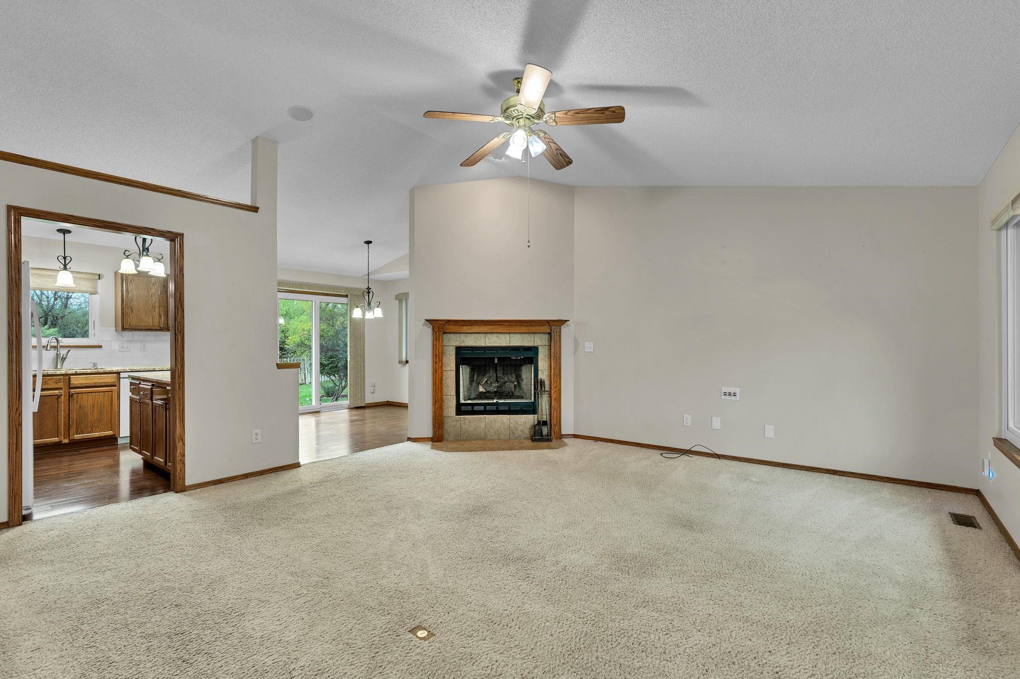 1851 E Autumn Cir Property Photo 3