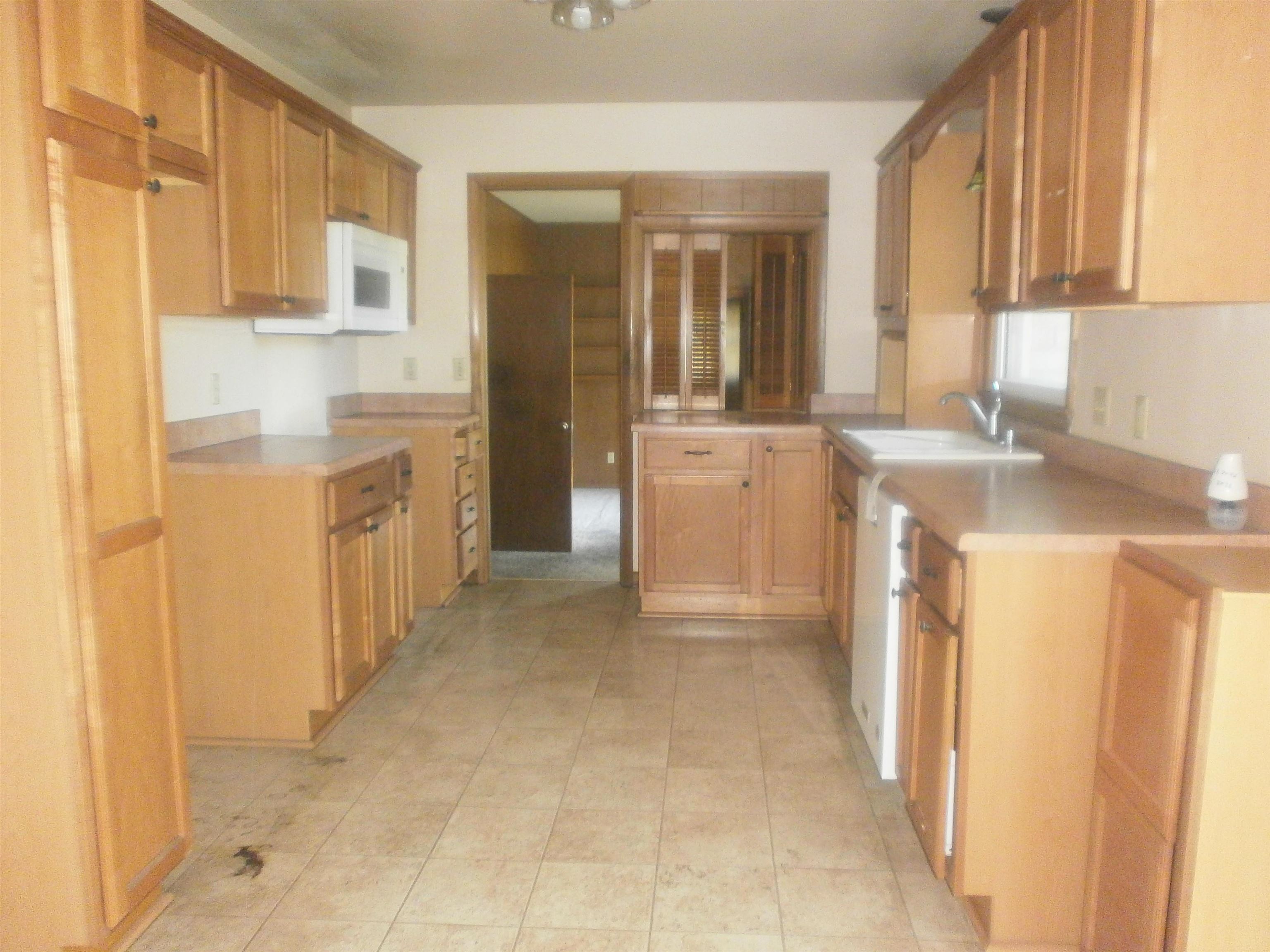 1426 N Walnut St Property Photo 6