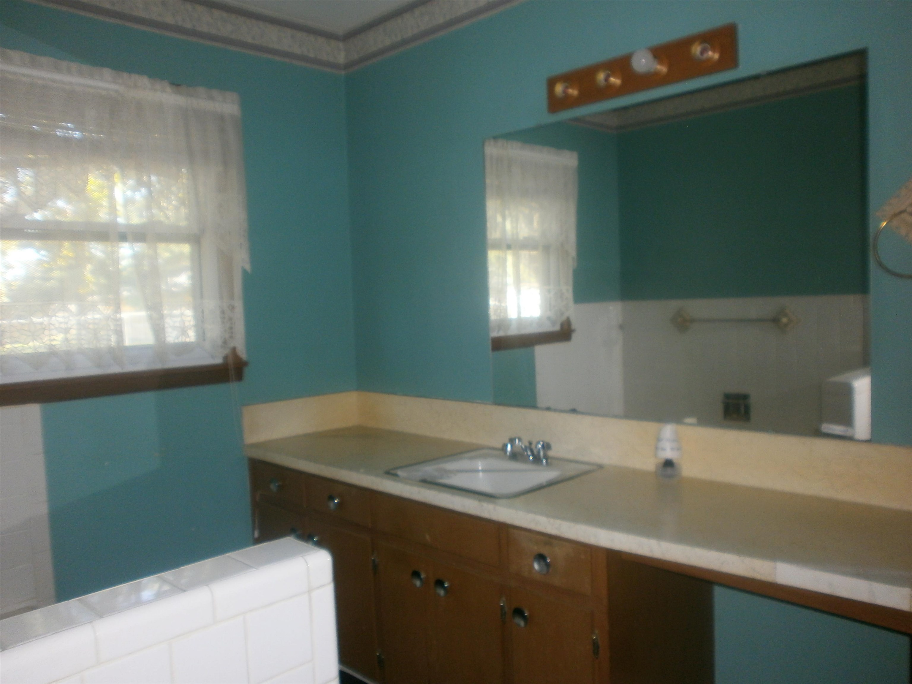 1426 N Walnut St Property Photo 14