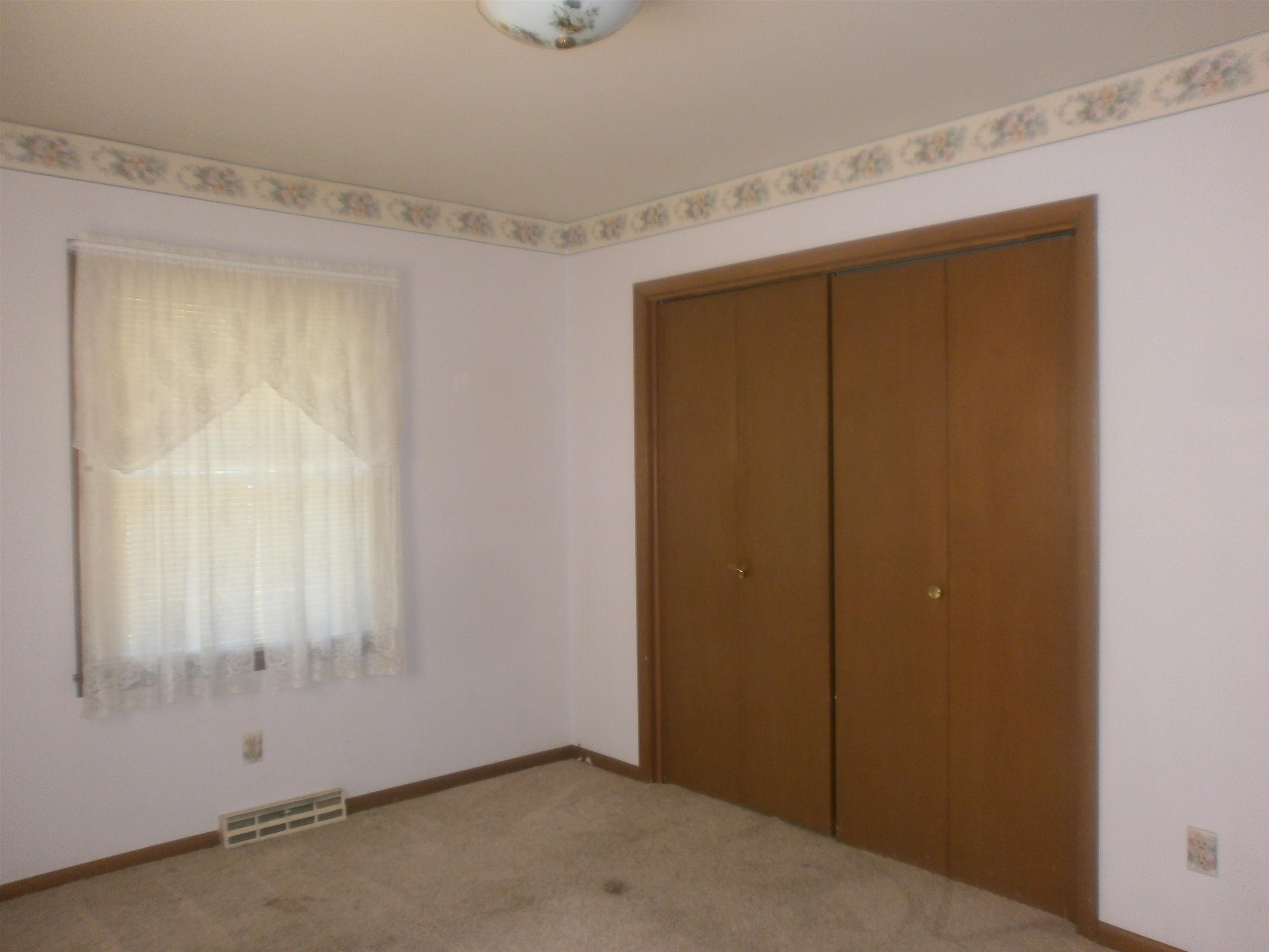 1426 N Walnut St Property Photo 18