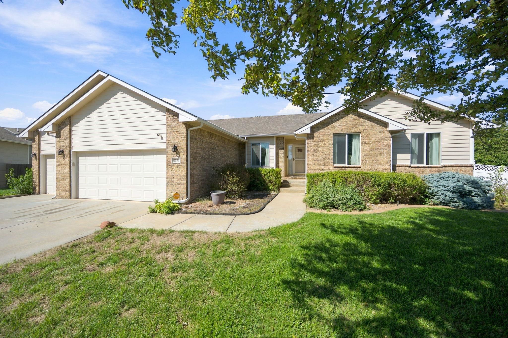 2549 E Saint Andrews Ct Property Photo 1