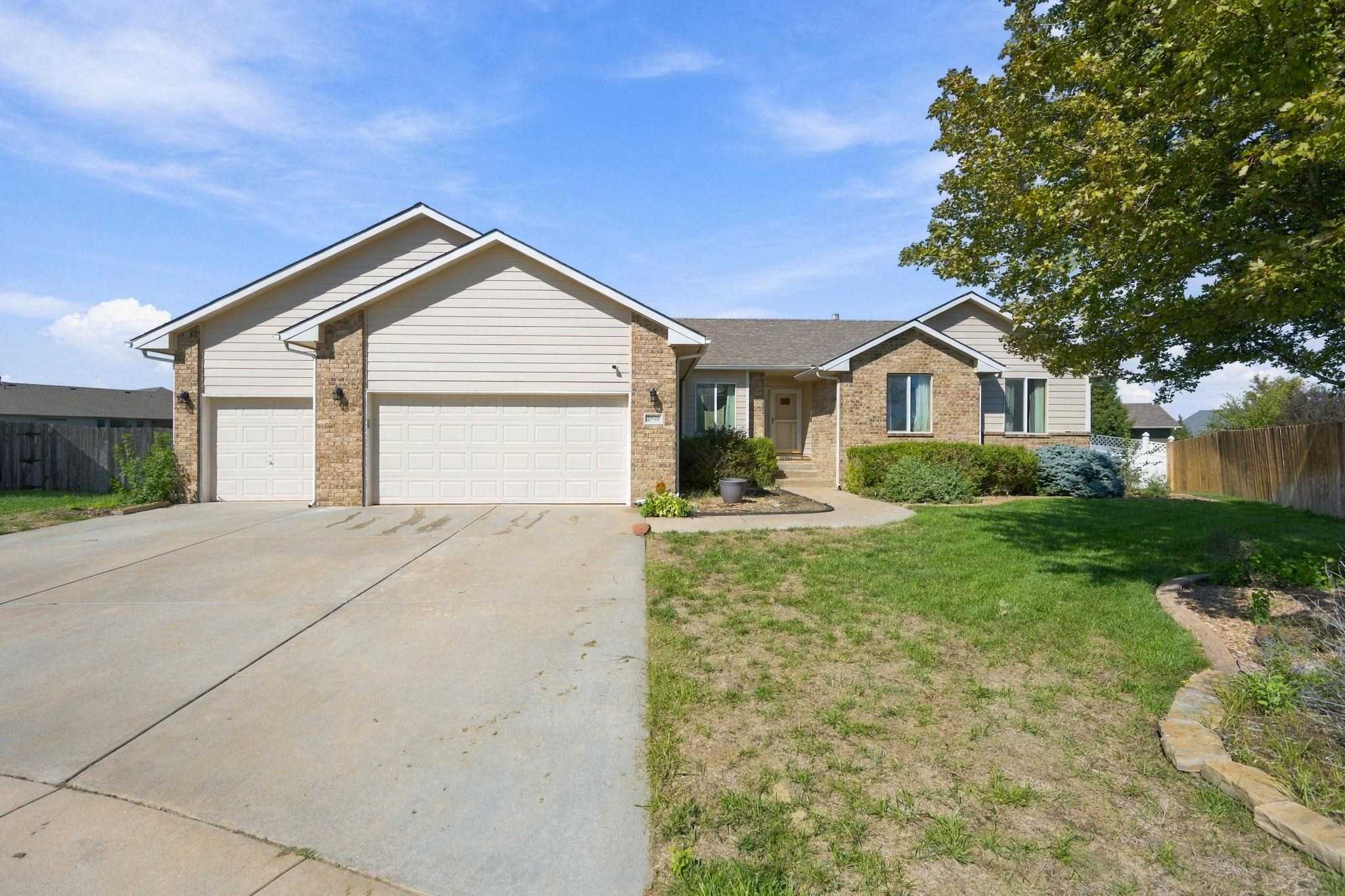 2549 E Saint Andrews Ct Property Photo 3