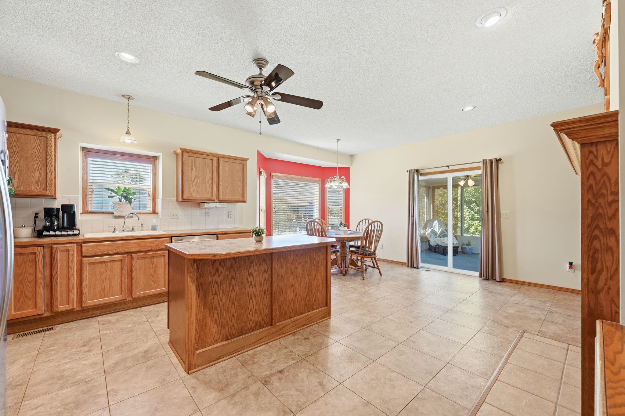 2549 E Saint Andrews Ct Property Photo 8