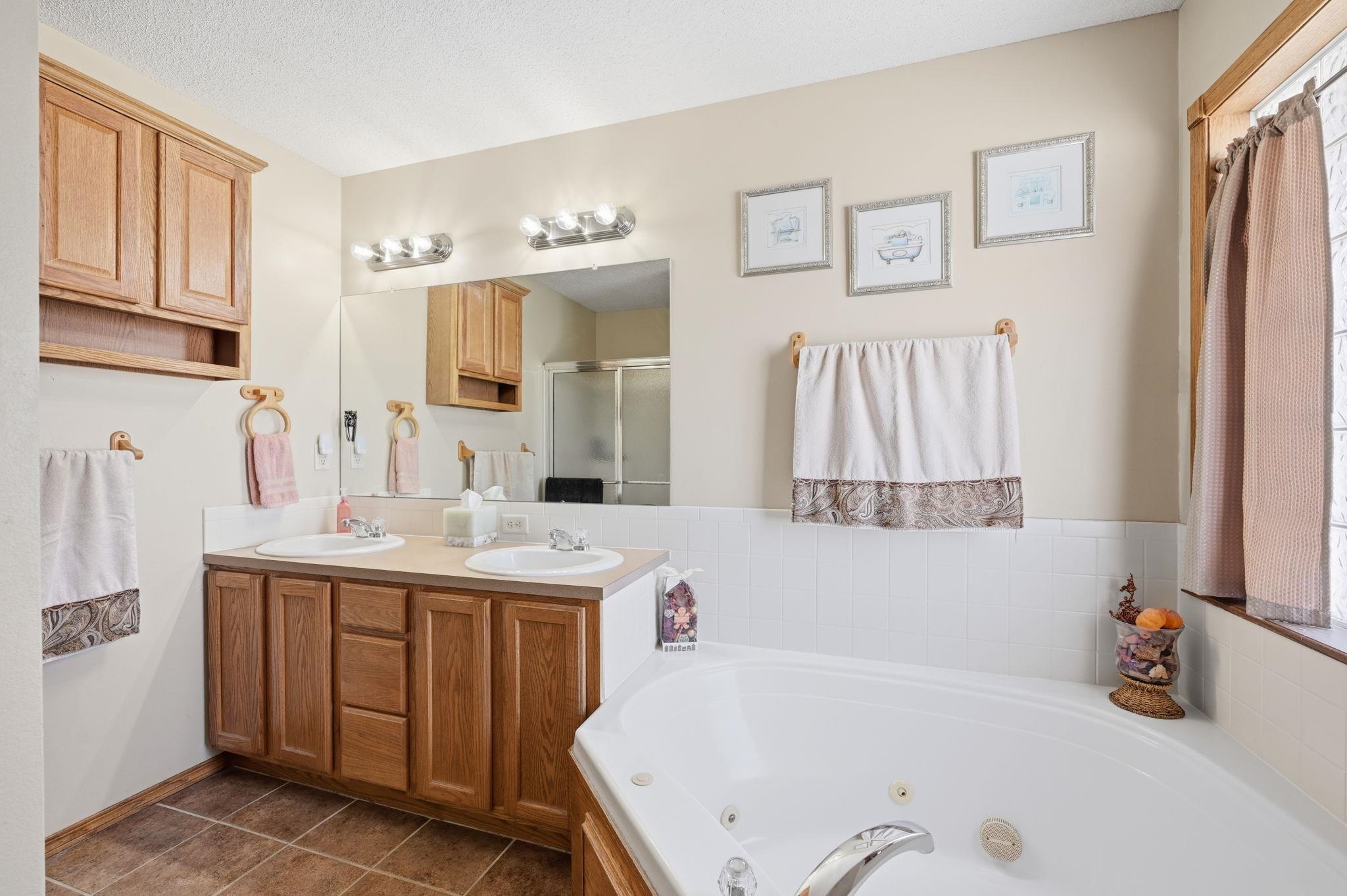 2549 E Saint Andrews Ct Property Photo 18