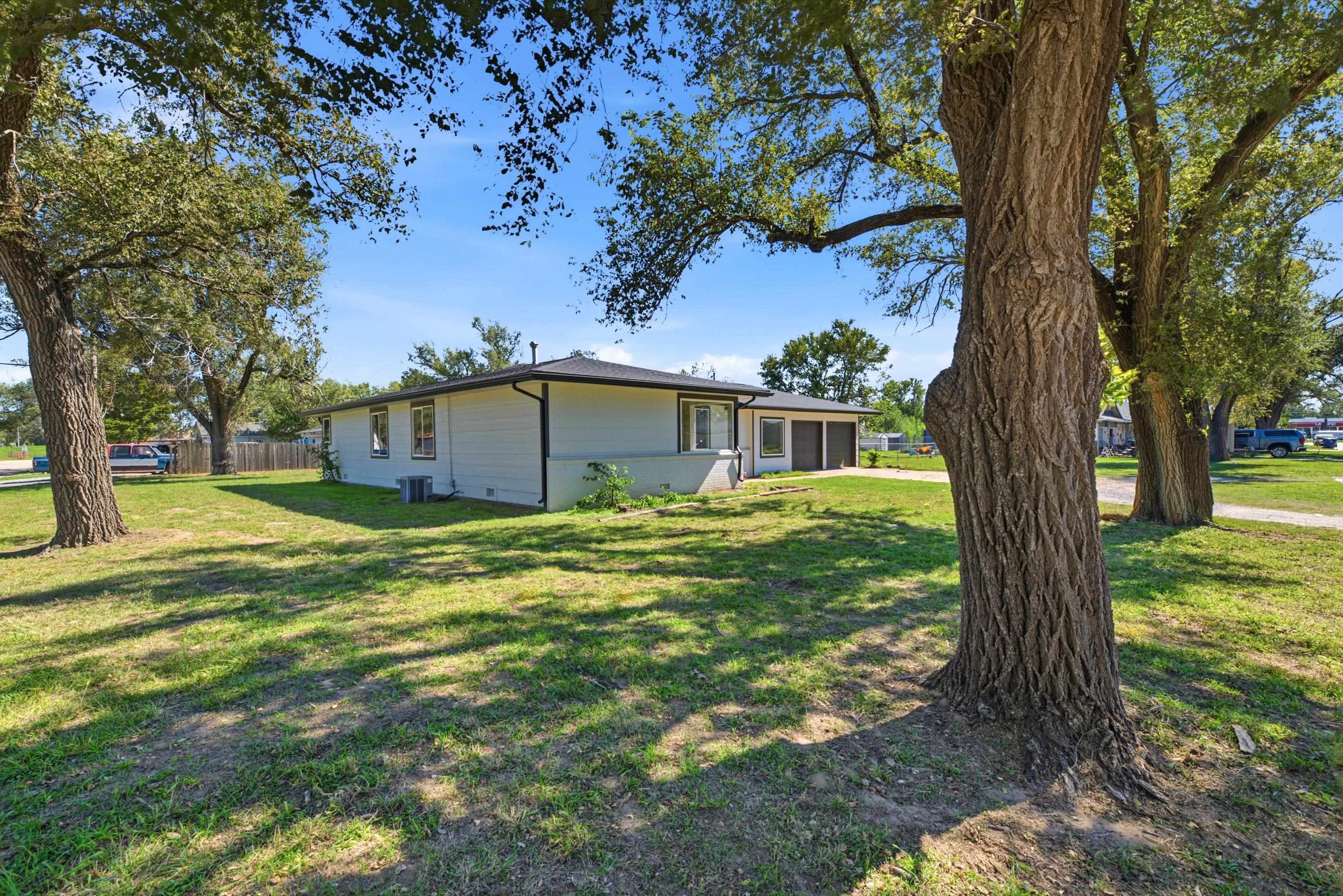 716 N Boyd Property Photo 4