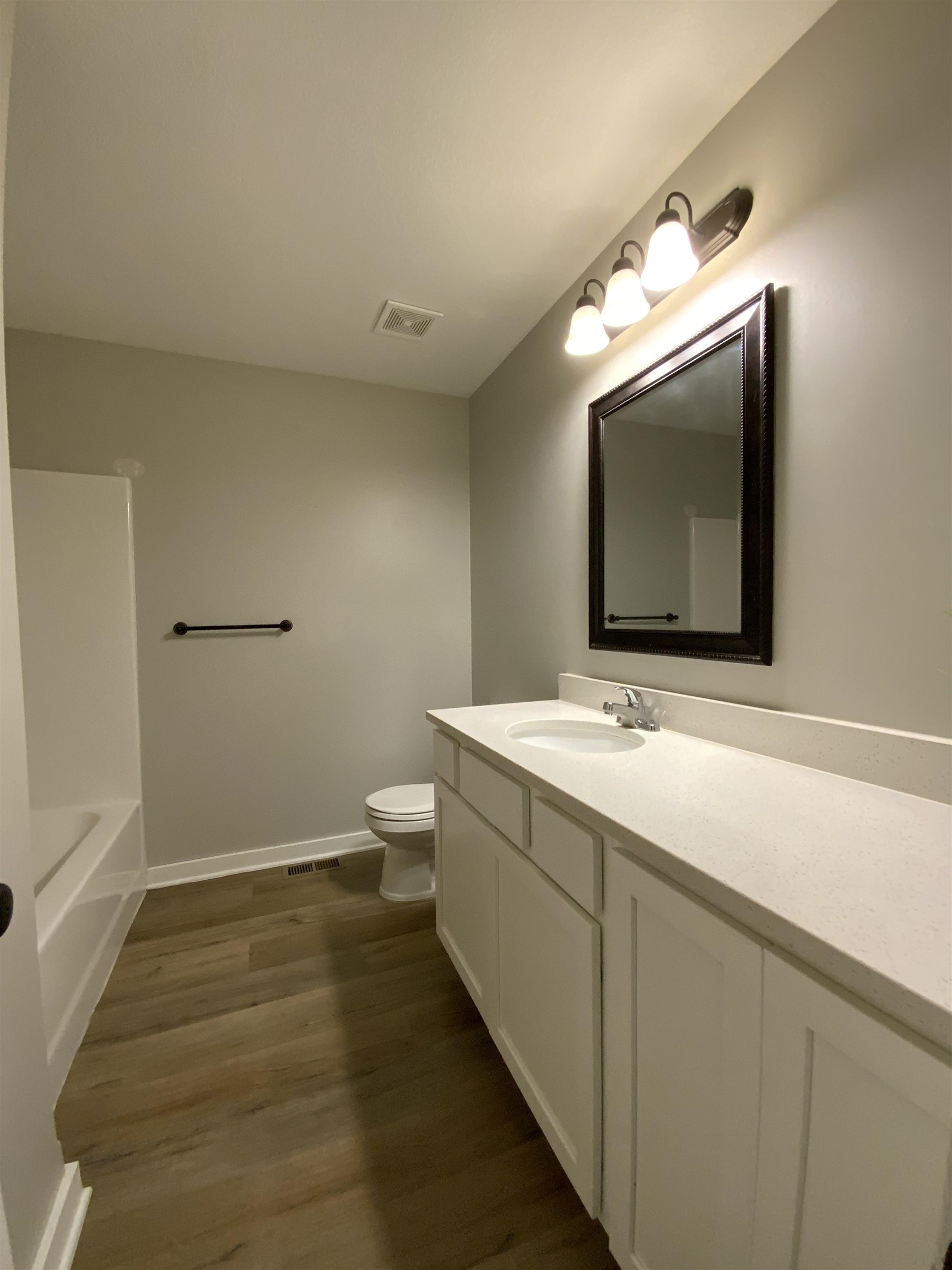 2318 S Chateau St Property Photo 6