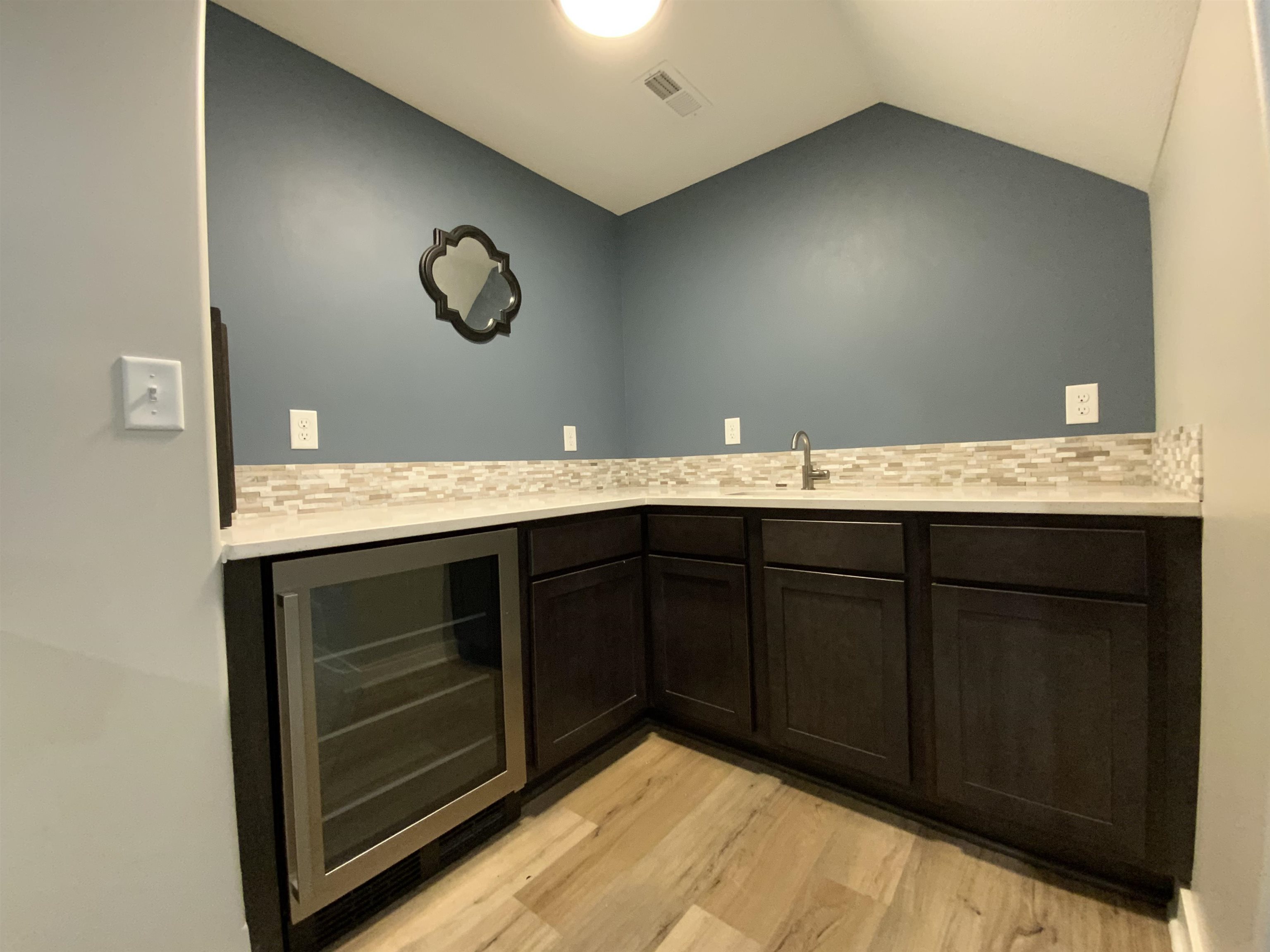 2318 S Chateau St Property Photo 11