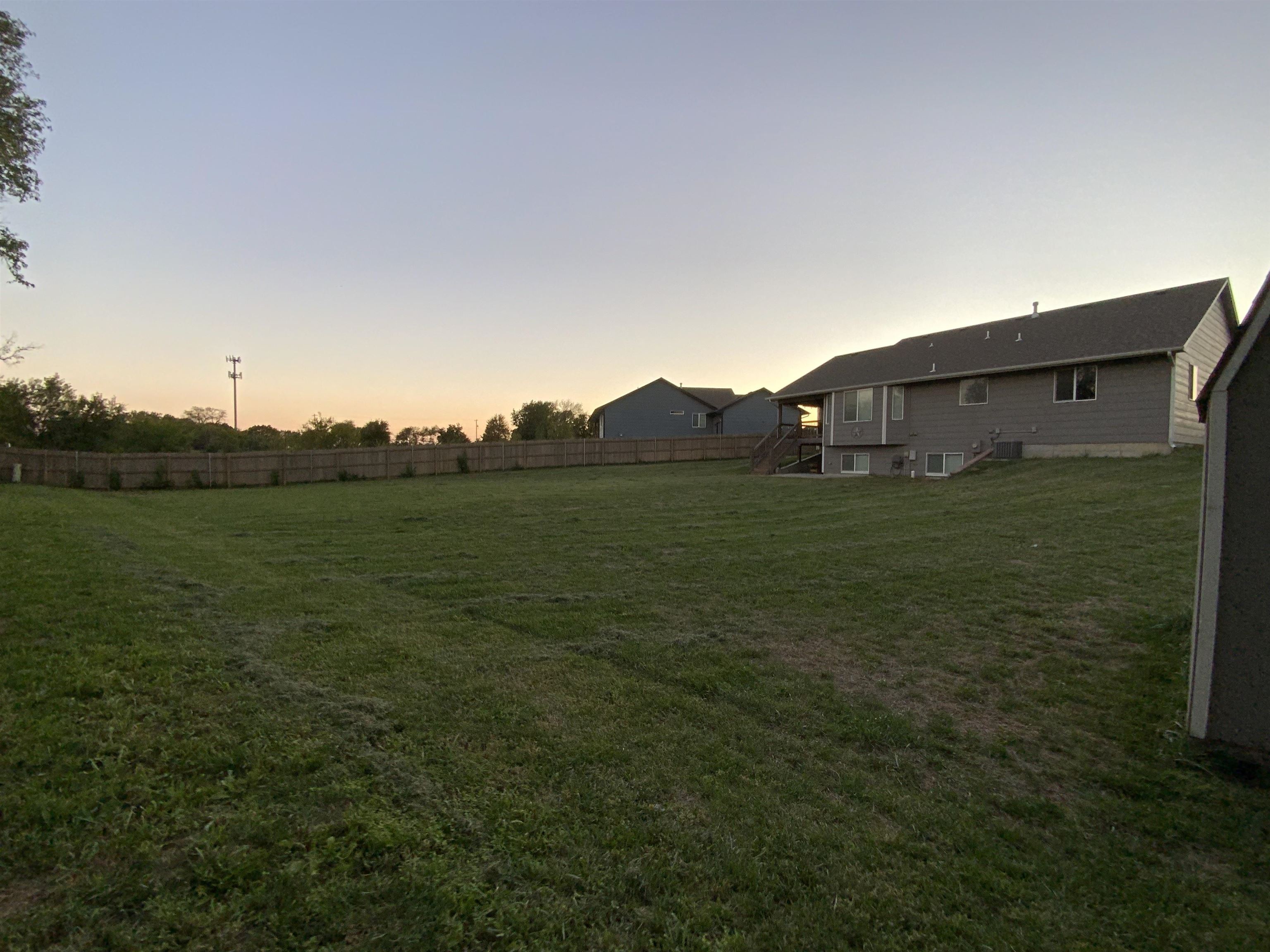 2318 S Chateau St Property Photo 12
