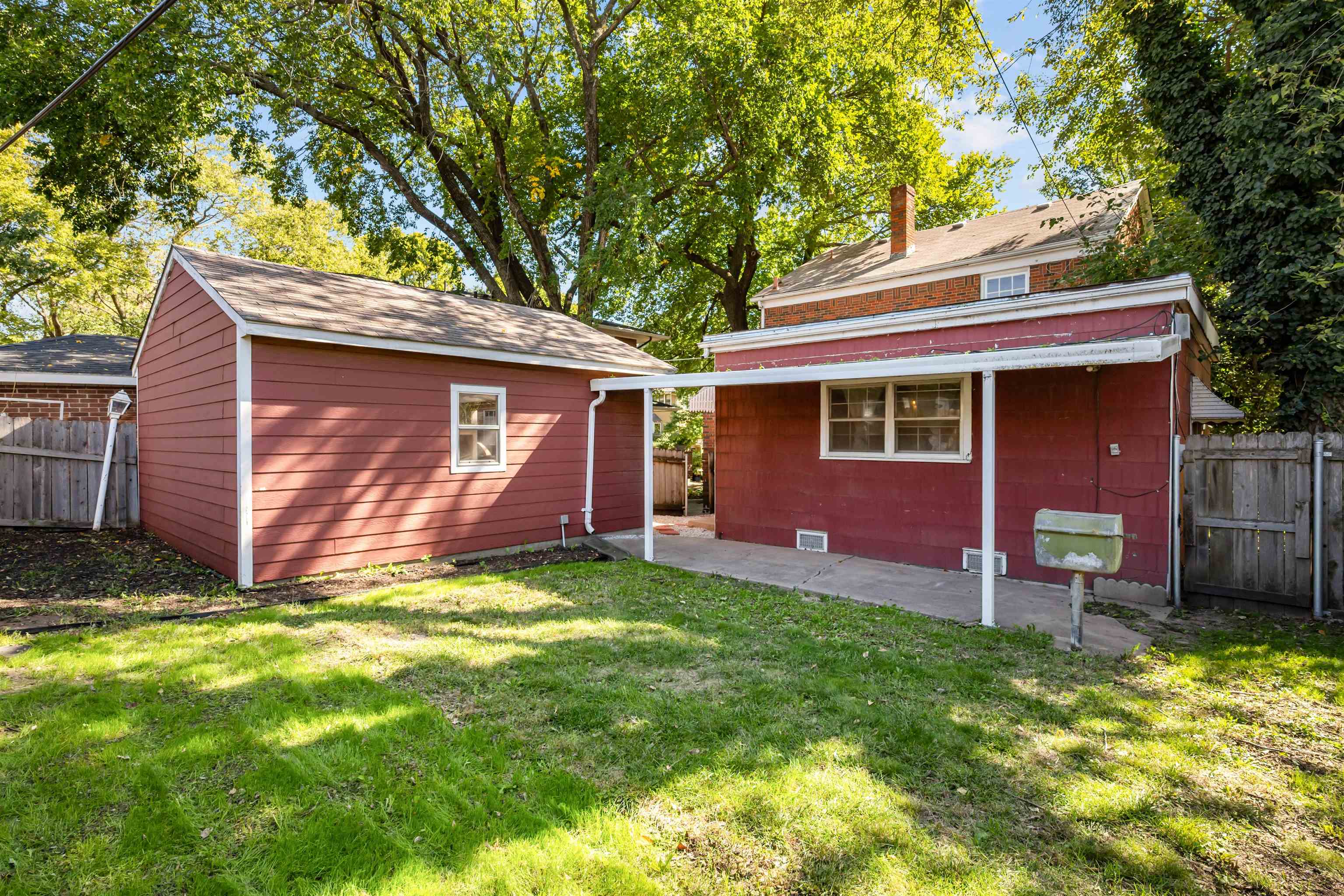 3922 E Willow St Property Photo 31