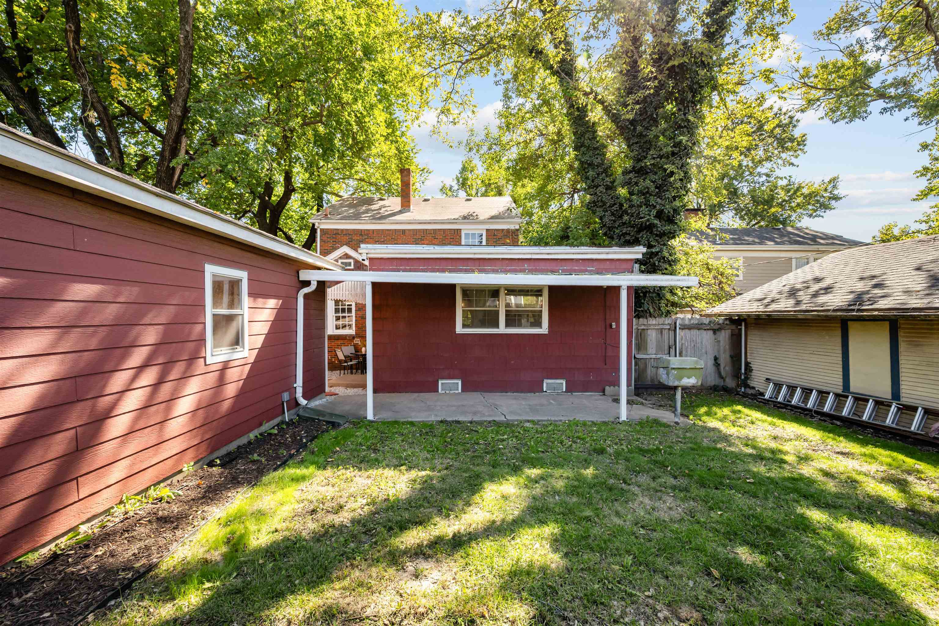 3922 E Willow St Property Photo 32