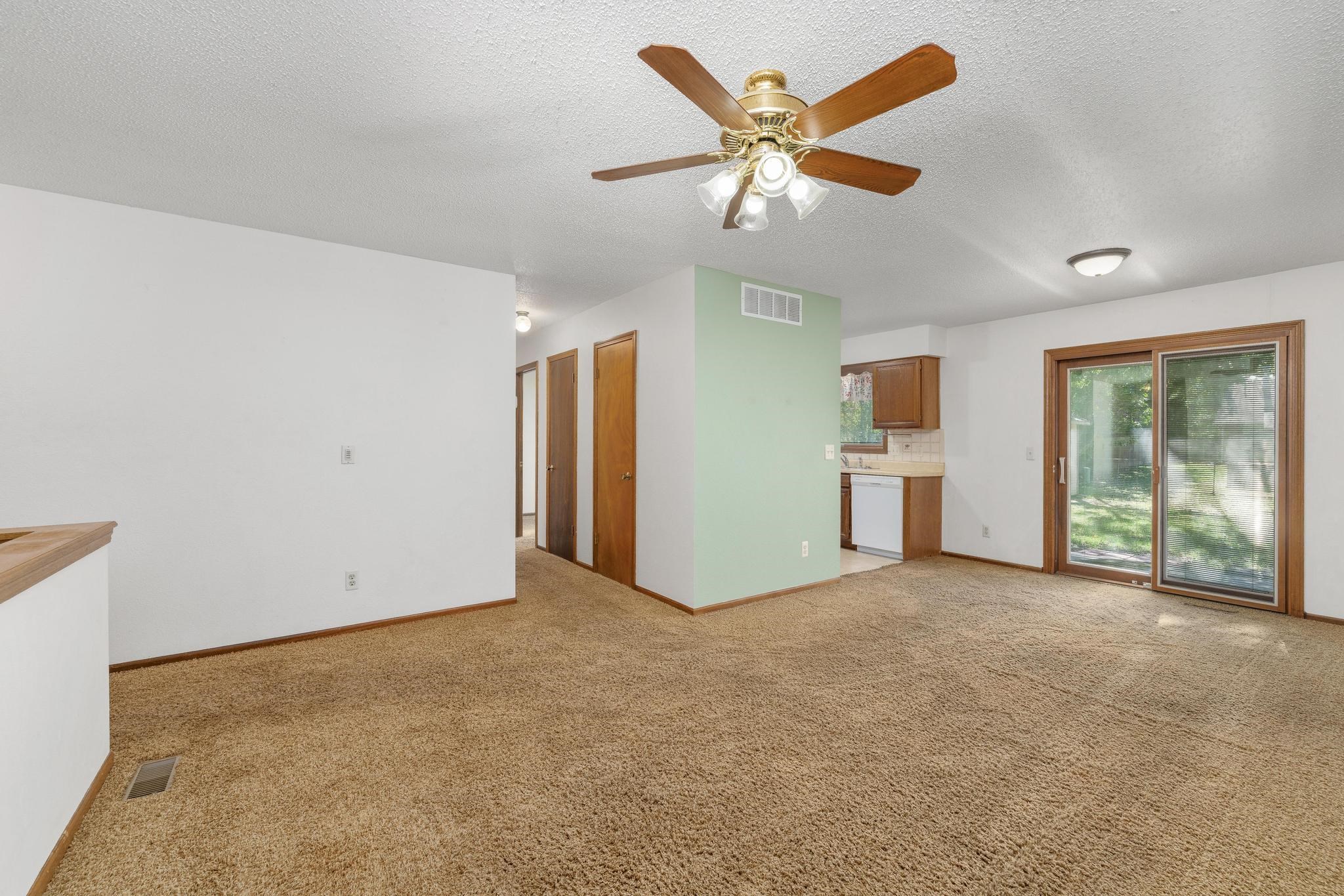 9425/9427 E Longlake Property Photo 5