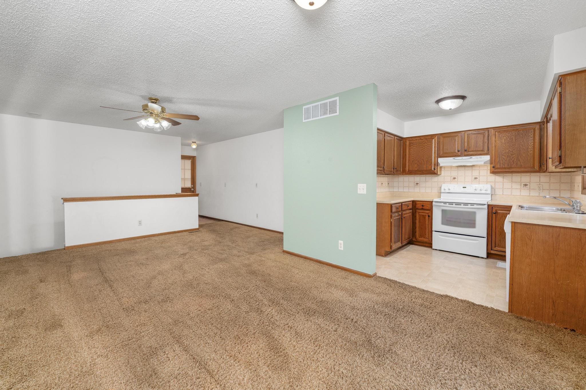 9425/9427 E Longlake Property Photo 7