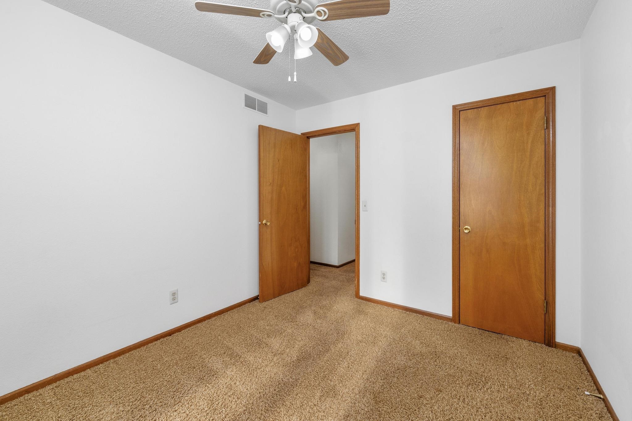 9425/9427 E Longlake Property Photo 12