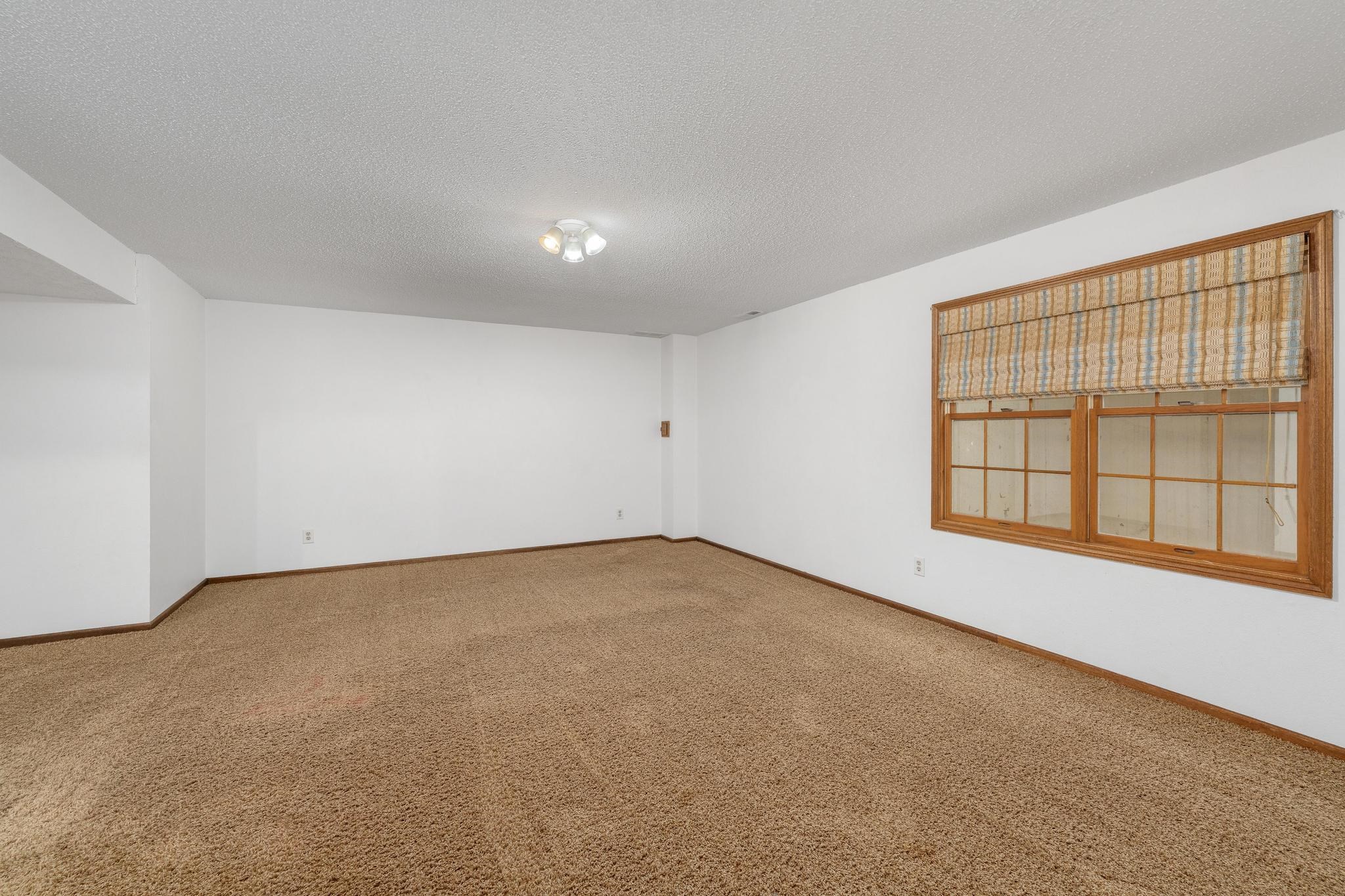 9425/9427 E Longlake Property Photo 14