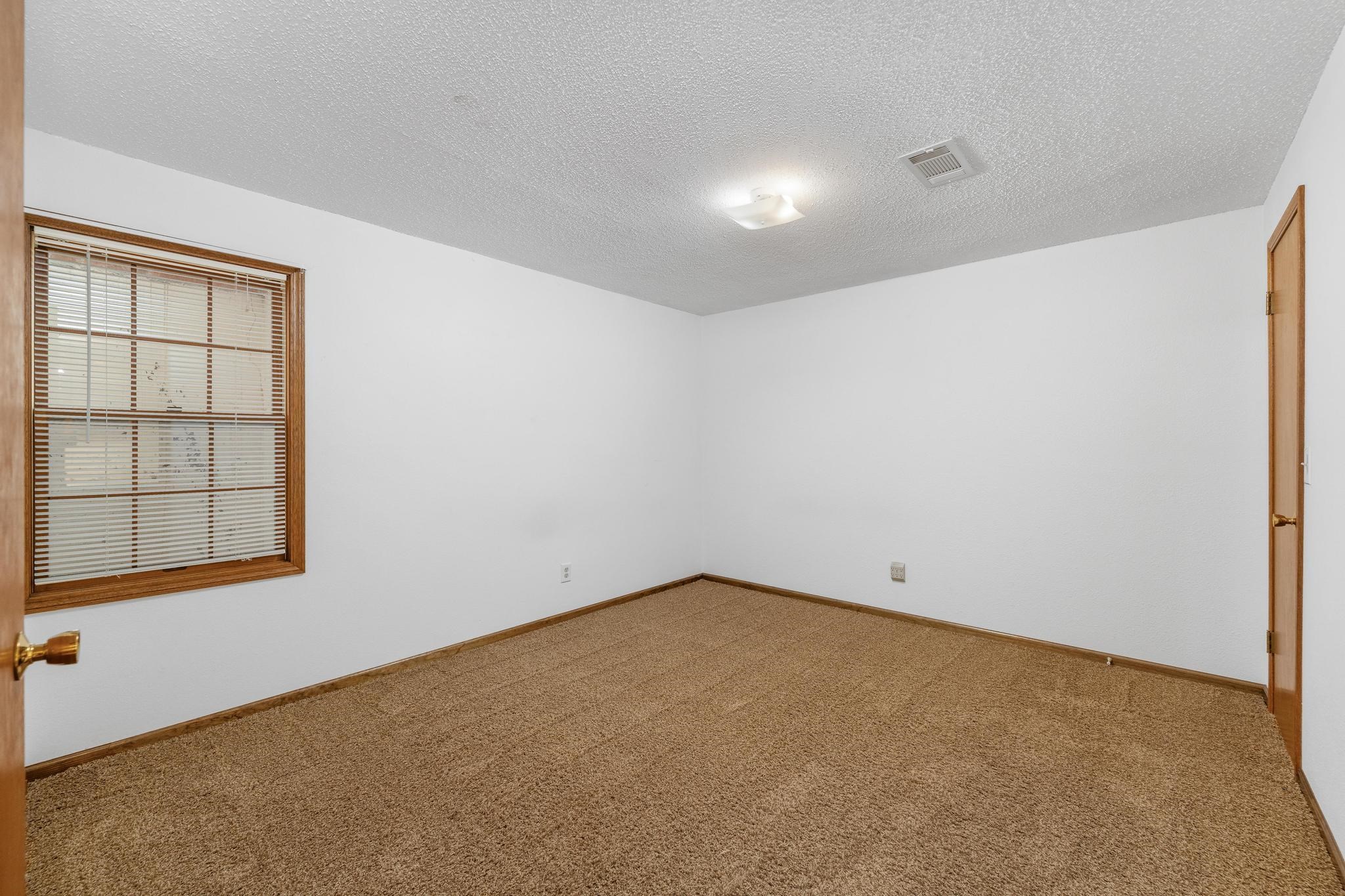 9425/9427 E Longlake Property Photo 15
