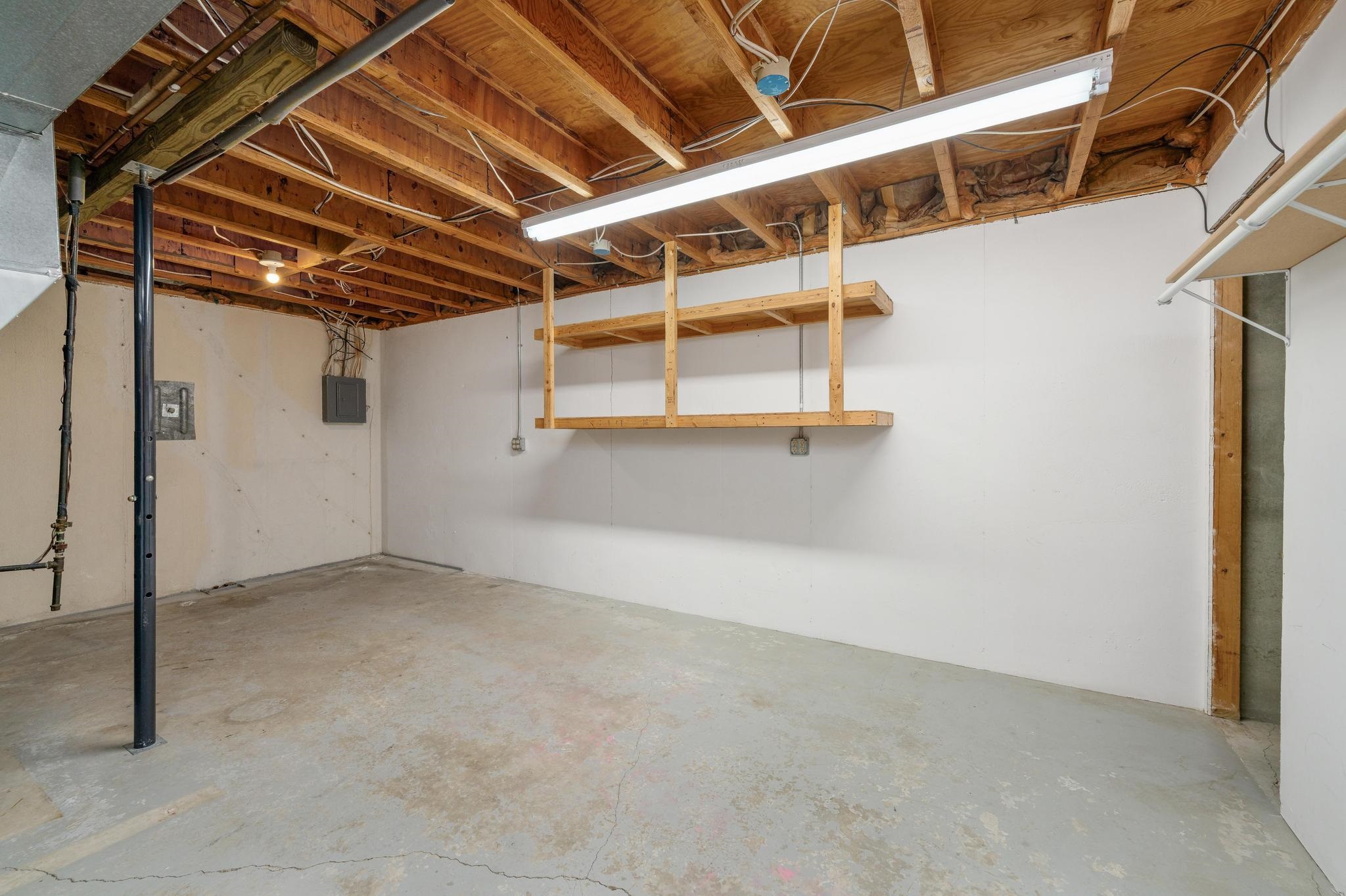 9425/9427 E Longlake Property Photo 17
