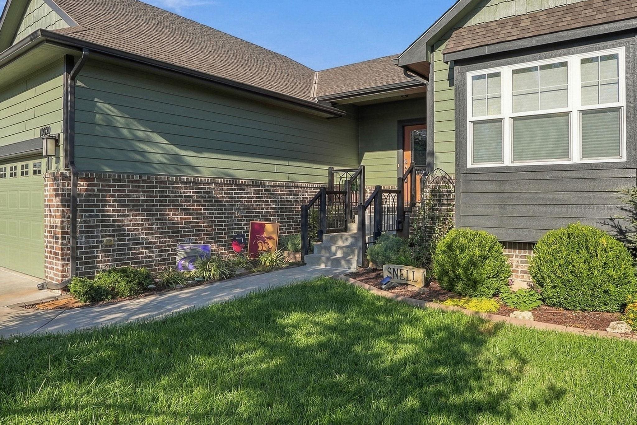 10820 W Yosemite Property Photo 3