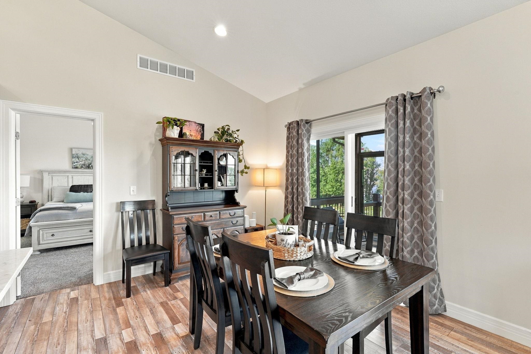 10820 W Yosemite Property Photo 8