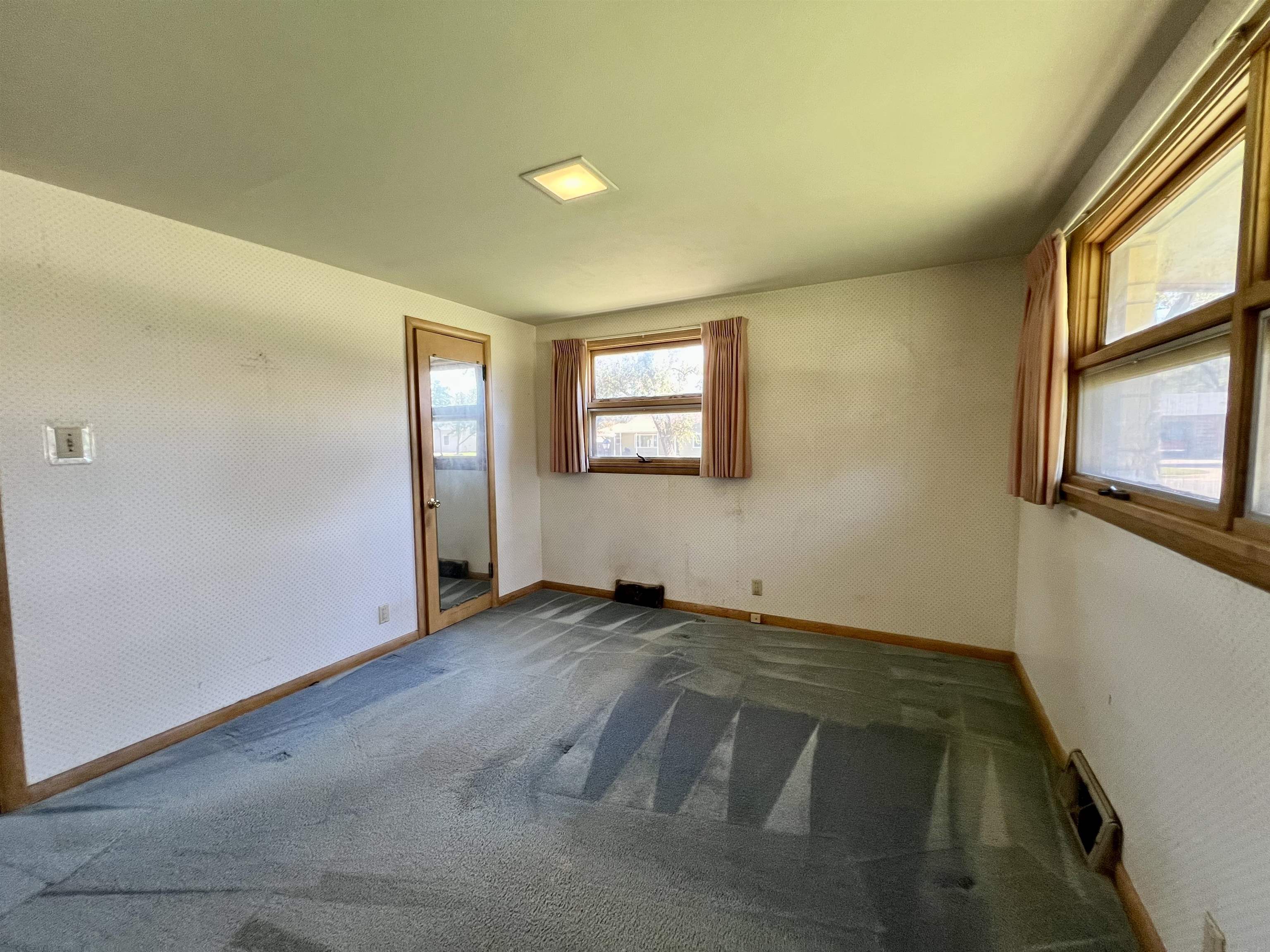 1105 N 7th Property Photo 9