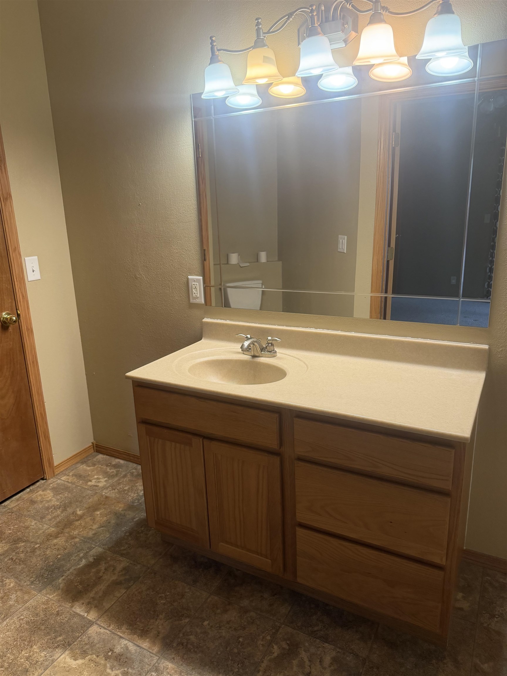 1350 E Glenview Property Photo 27