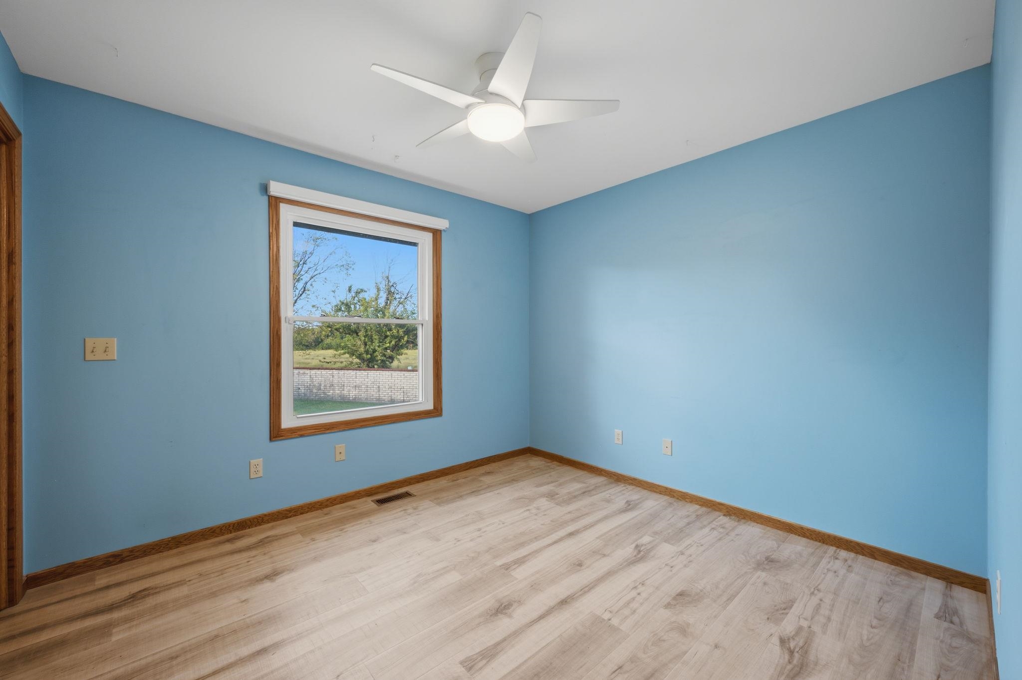 805 E Rushwood Property Photo 26