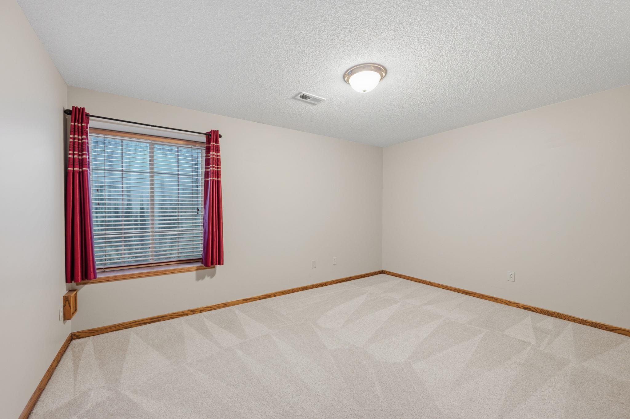 805 E Rushwood Property Photo 31