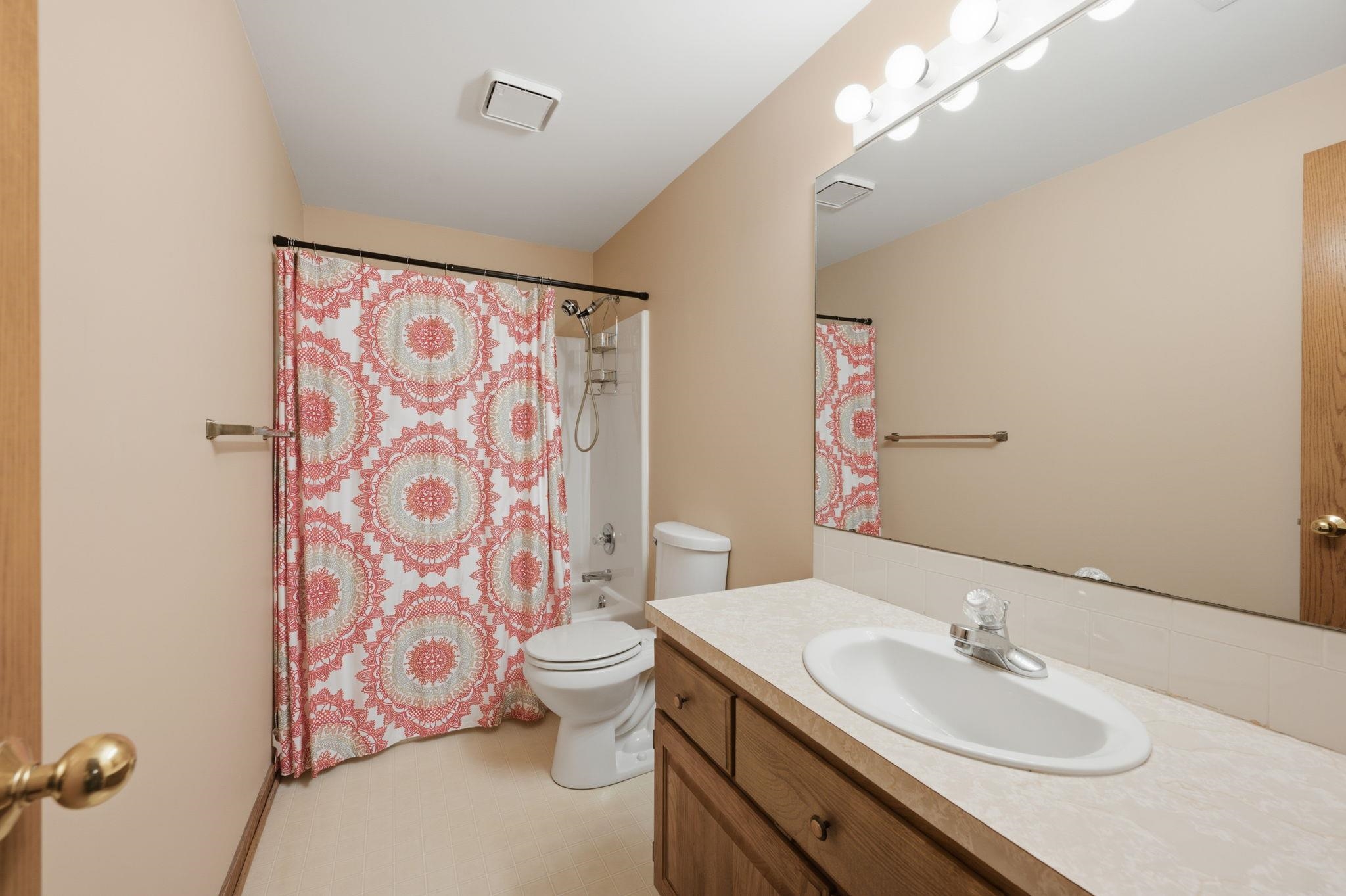 805 E Rushwood Property Photo 32