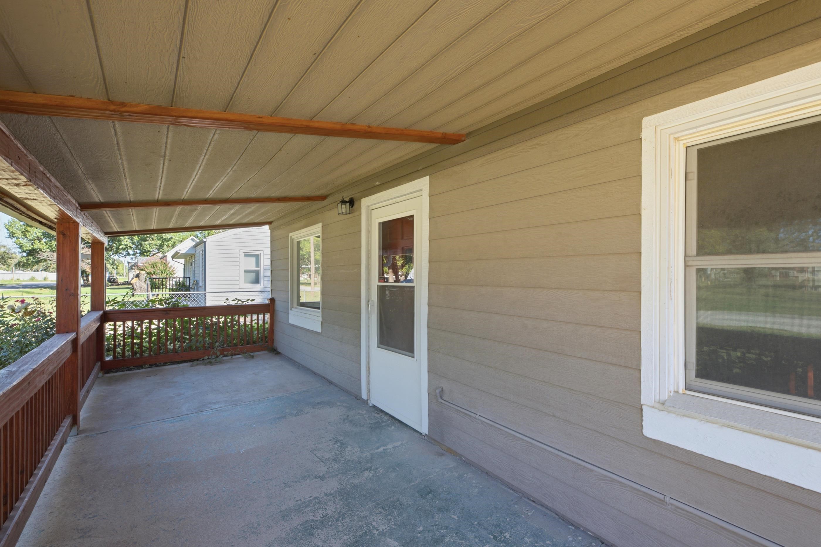 306 N Washington St Property Photo 4
