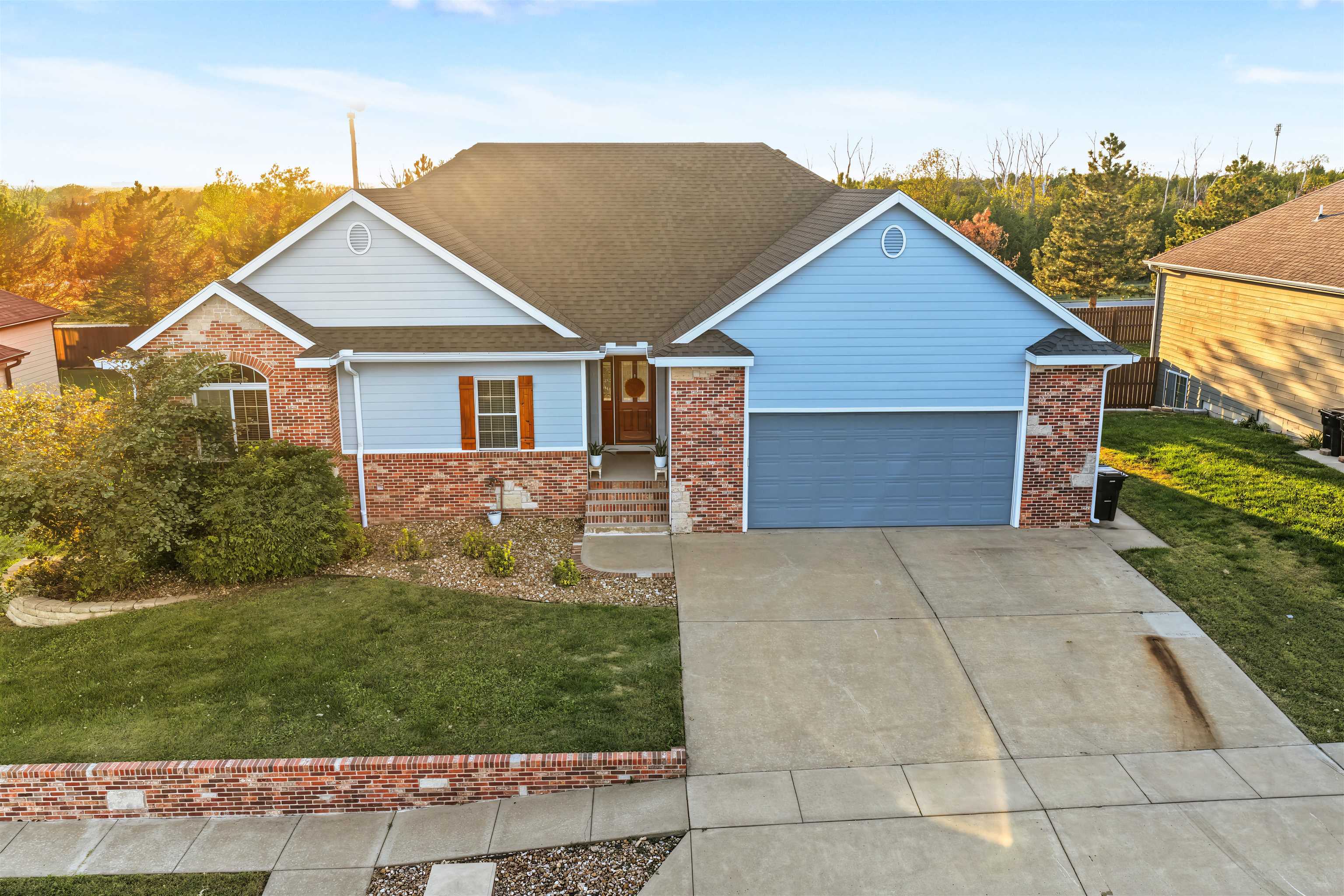 2208 Brookefield Dr Property Photo 1