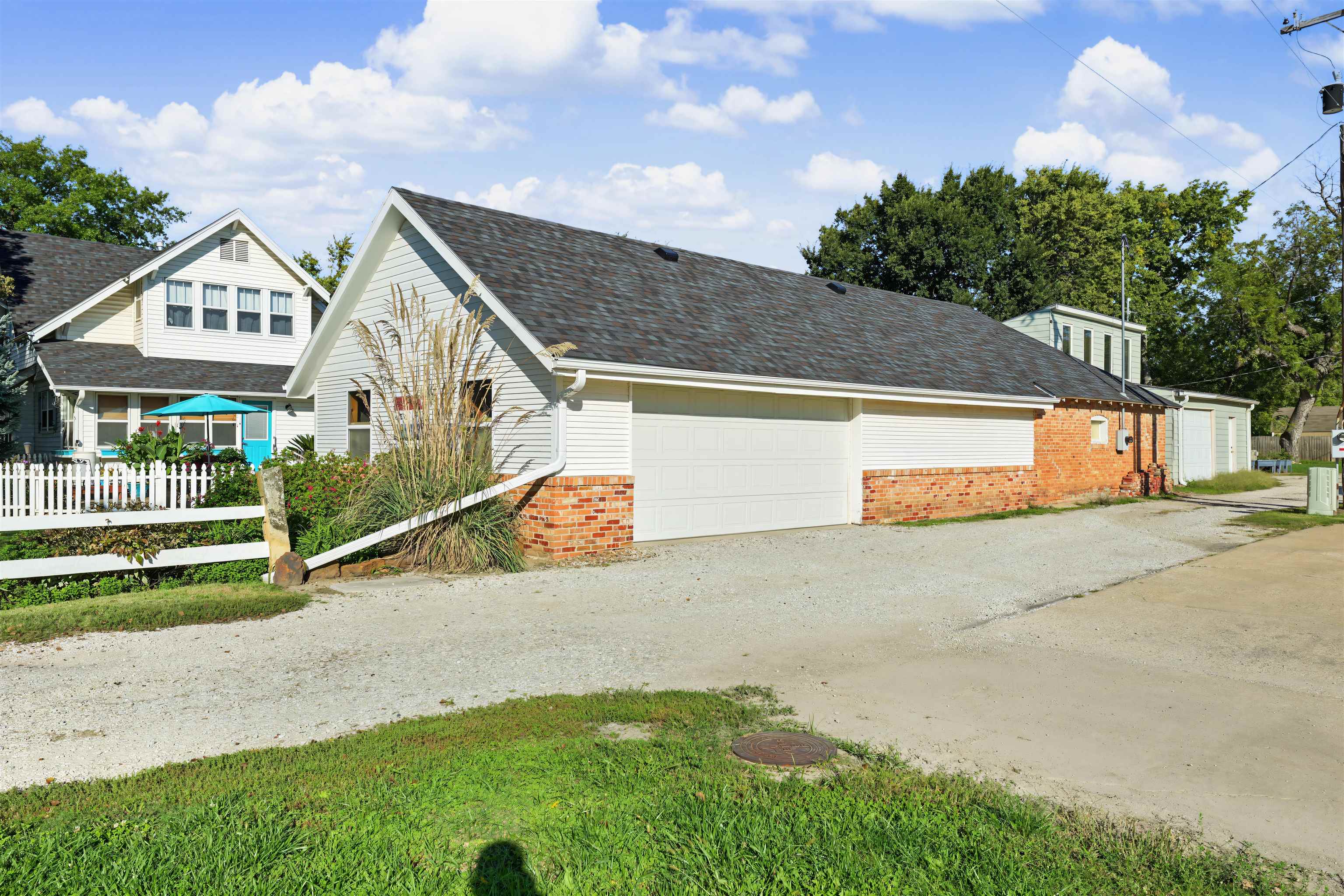 202 N Lincoln St. Property Photo 28