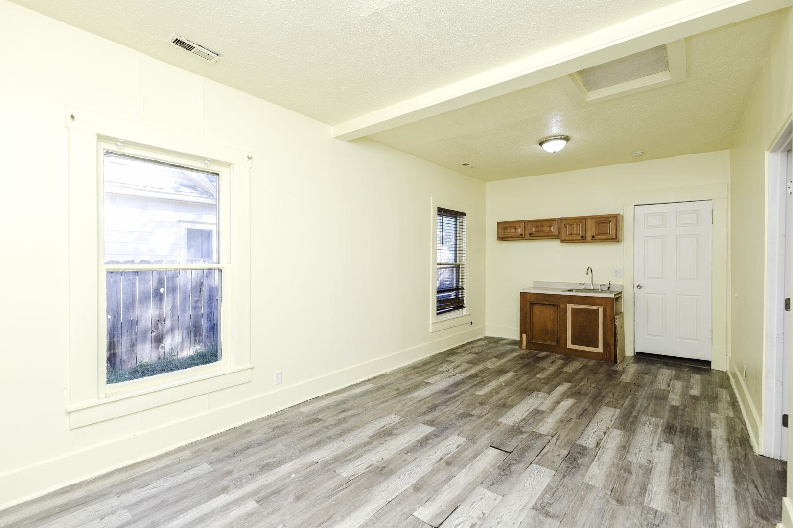 1440 S Main Property Photo 4