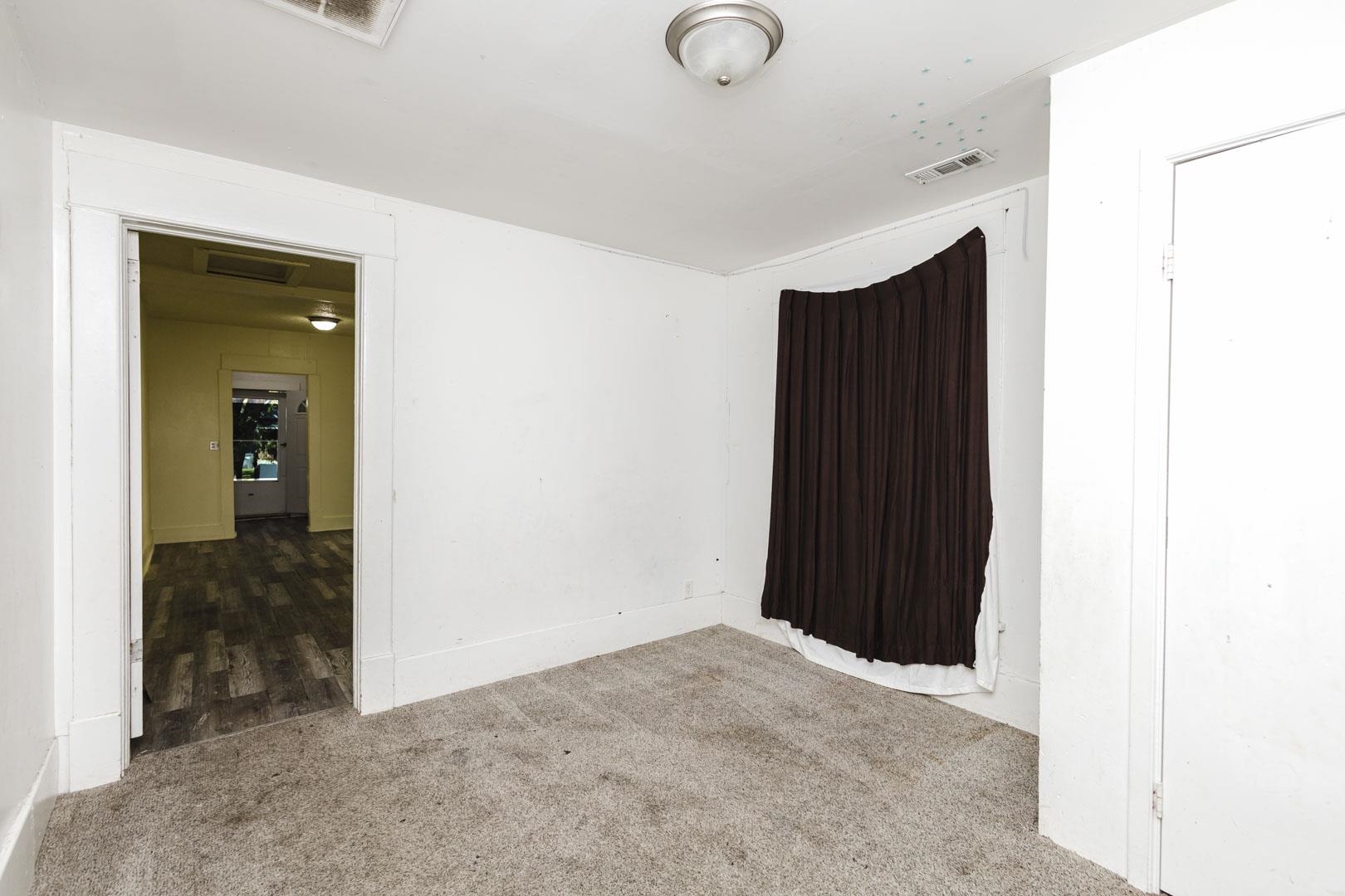 1440 S Main Property Photo 7