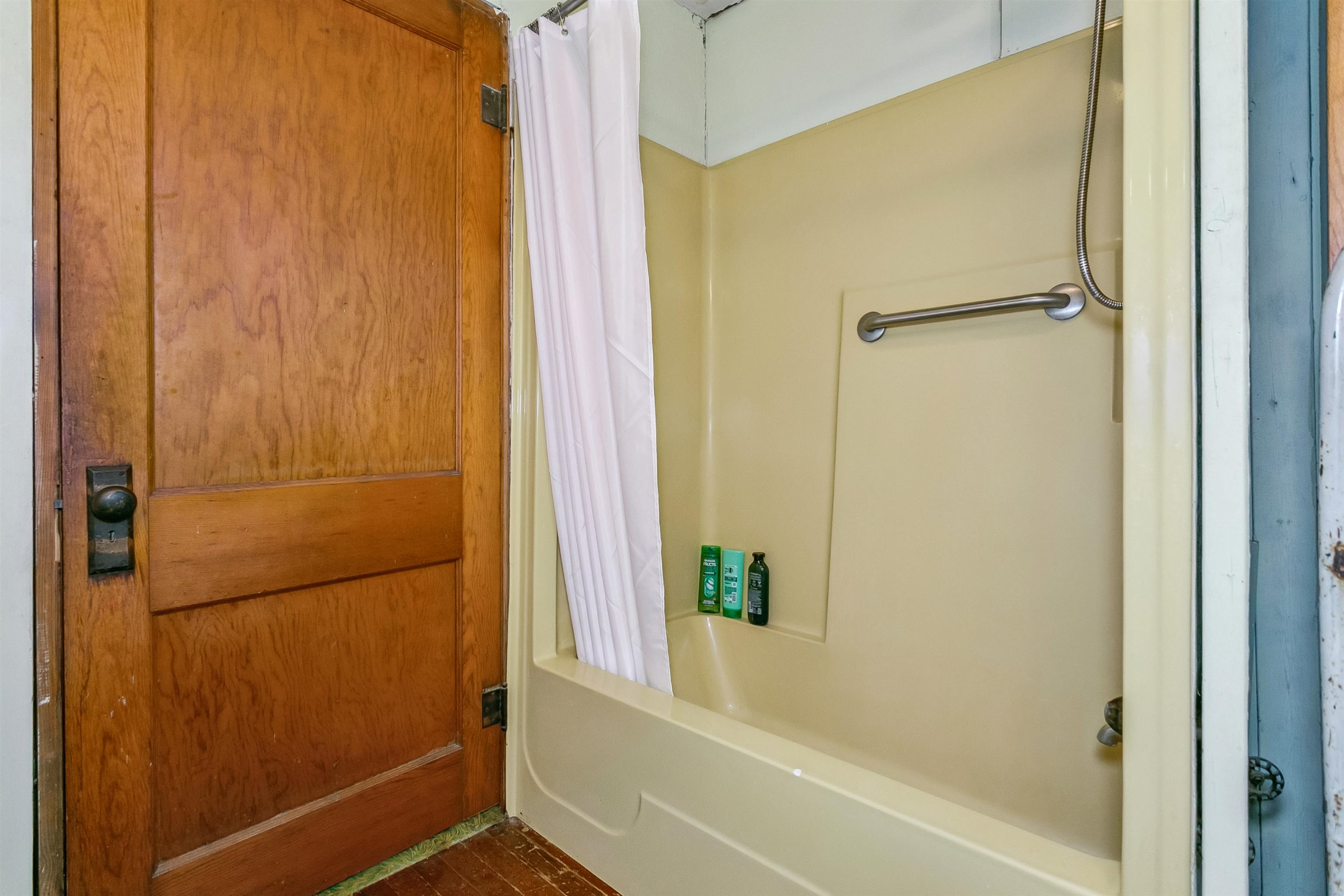 402 W Washington Property Photo 17