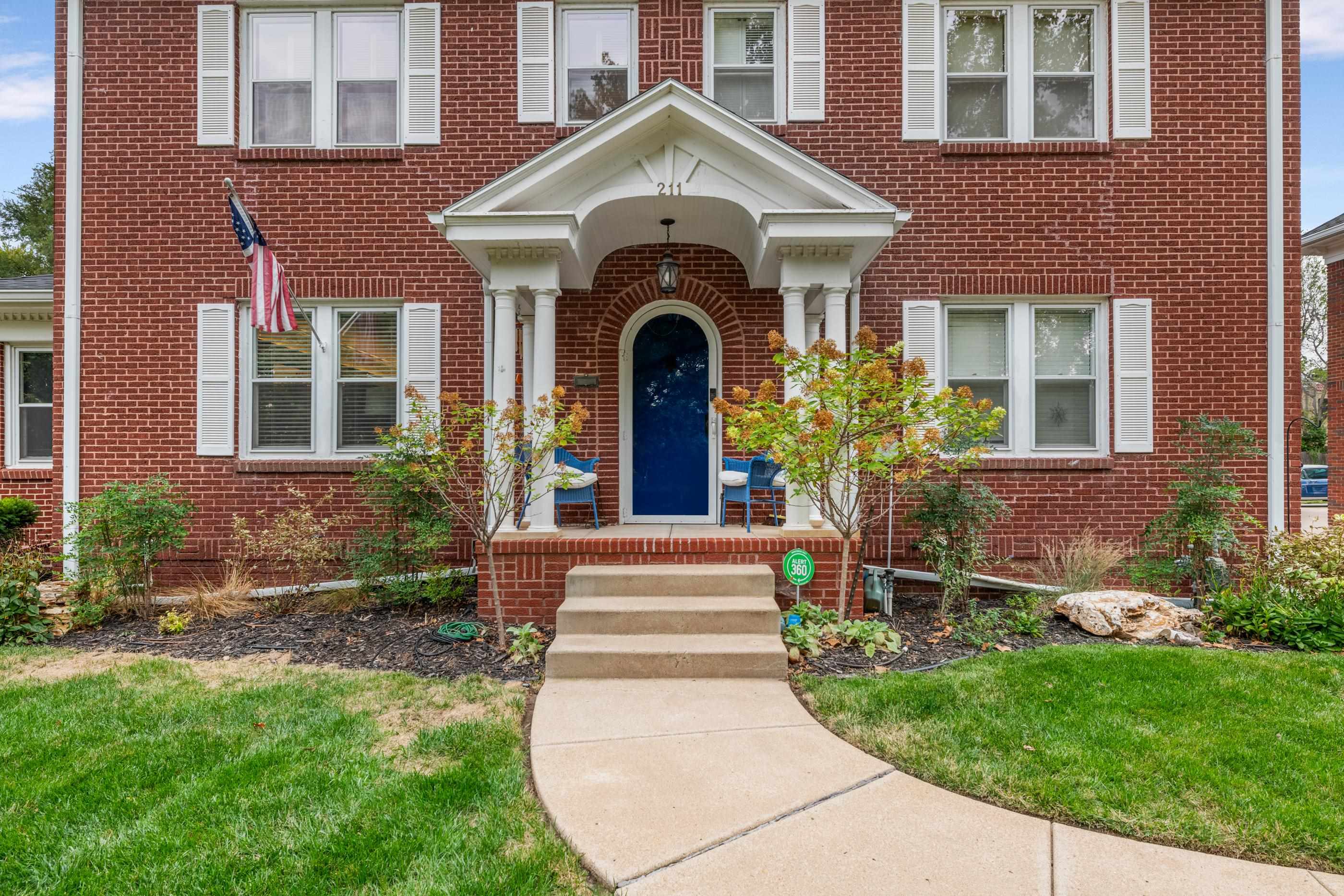 211 N Pershing Ave Property Photo 3