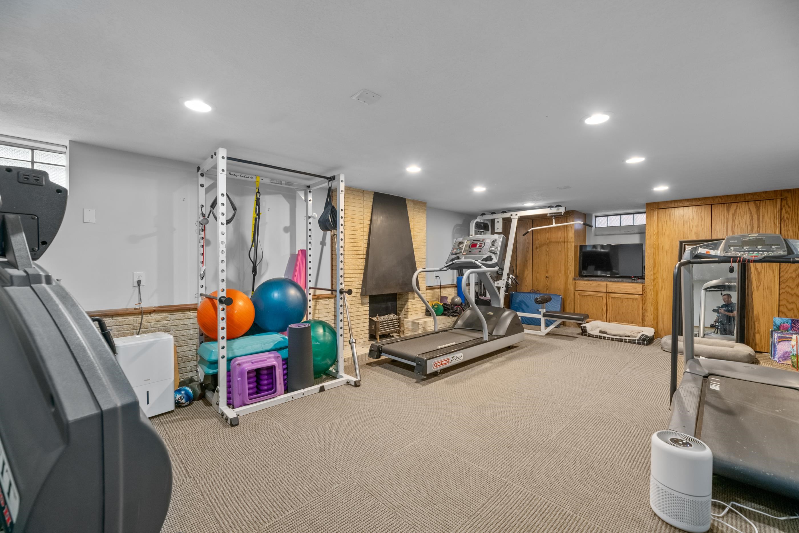 211 N Pershing Ave Property Photo 31