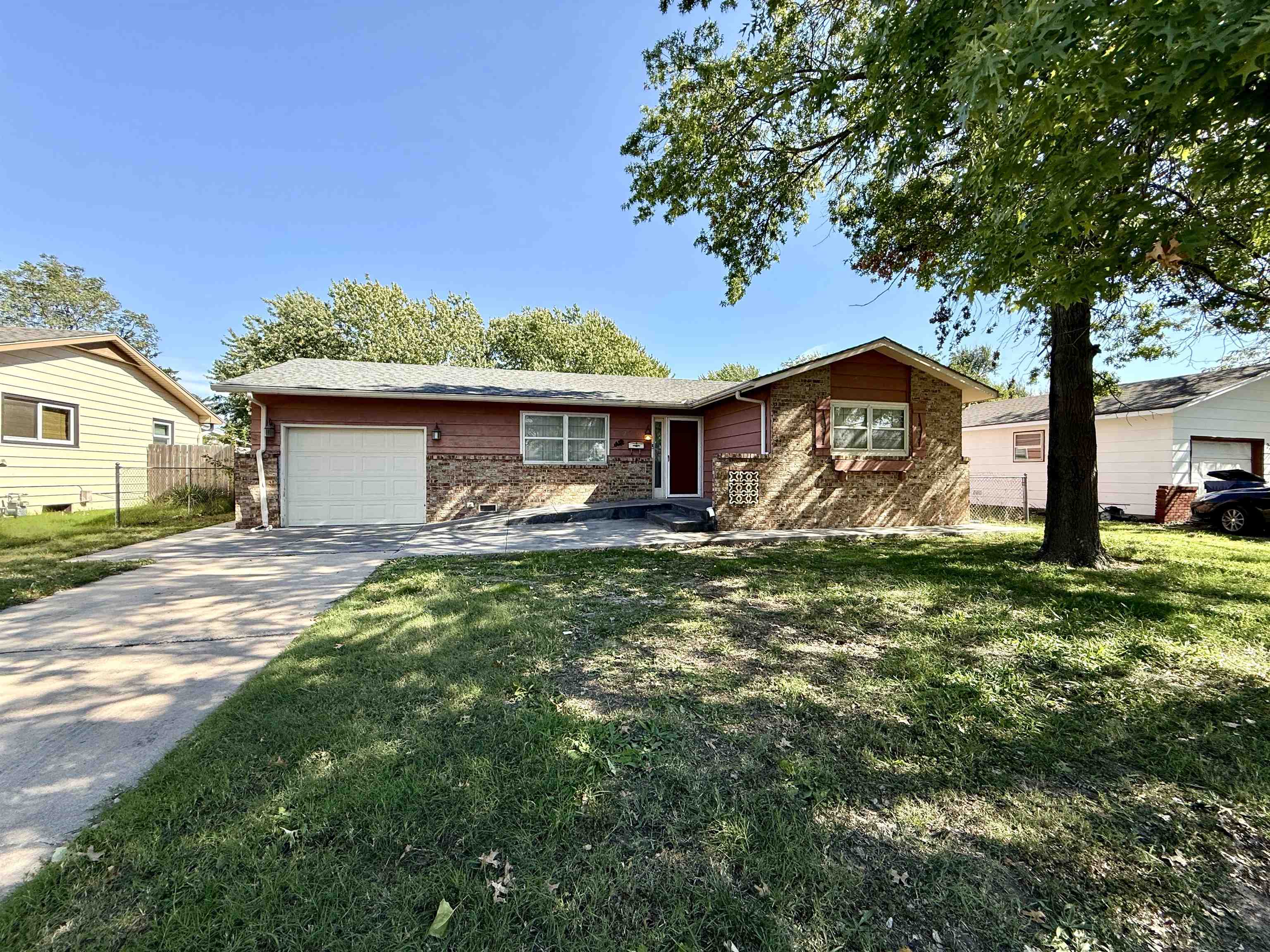 2760 S Bennett Property Photo 1