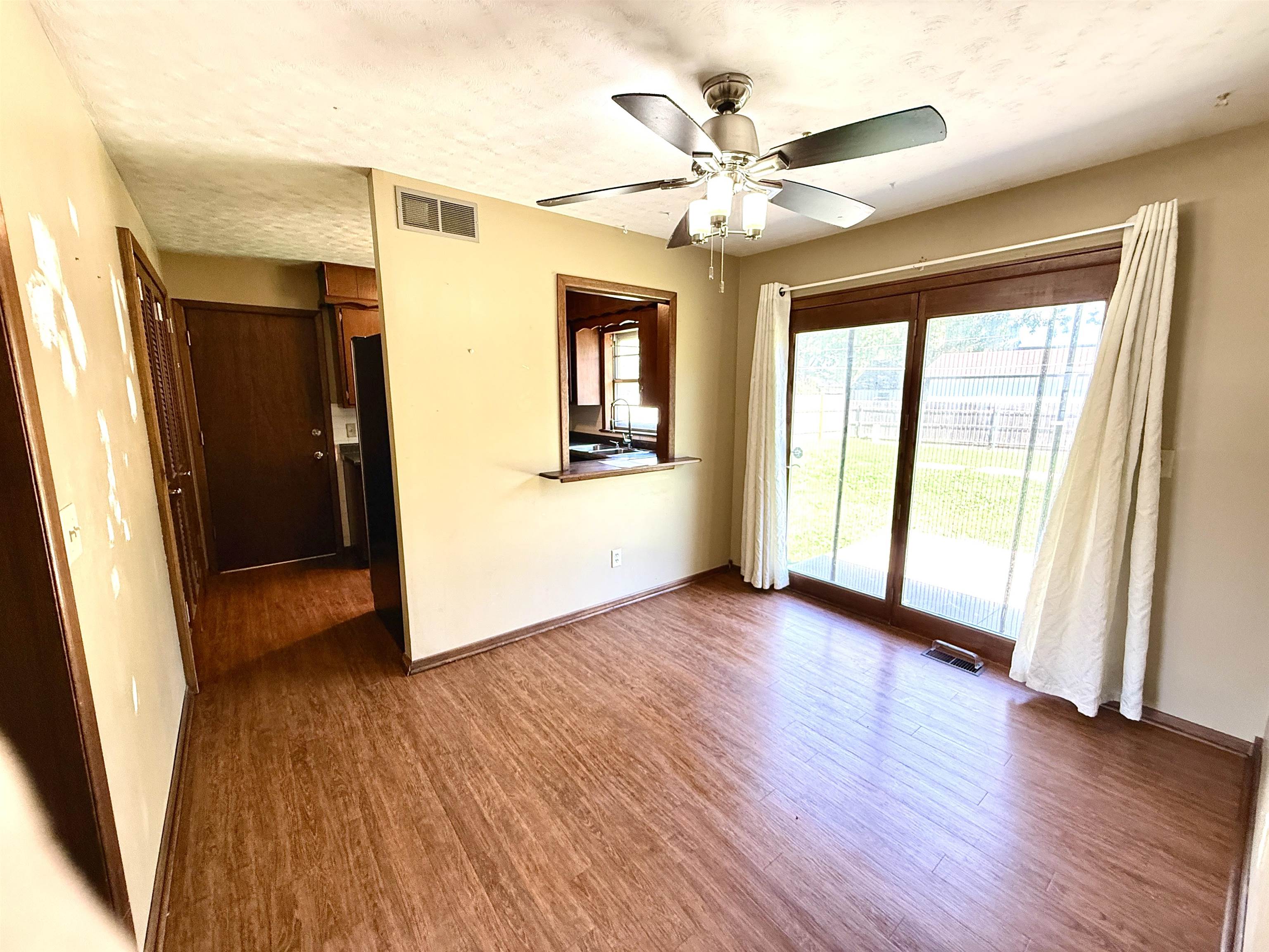 2760 S Bennett Property Photo 4