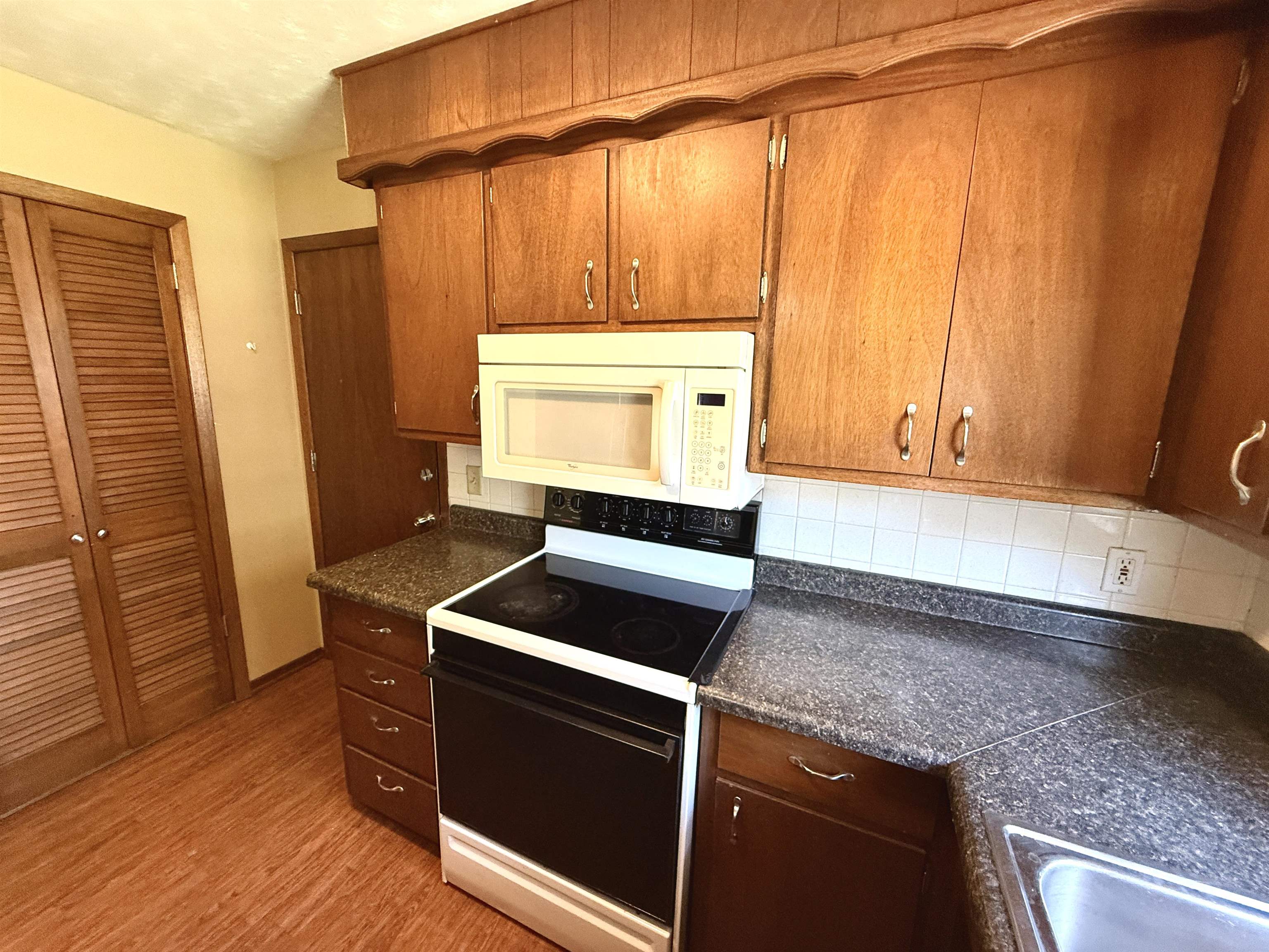 2760 S Bennett Property Photo 8
