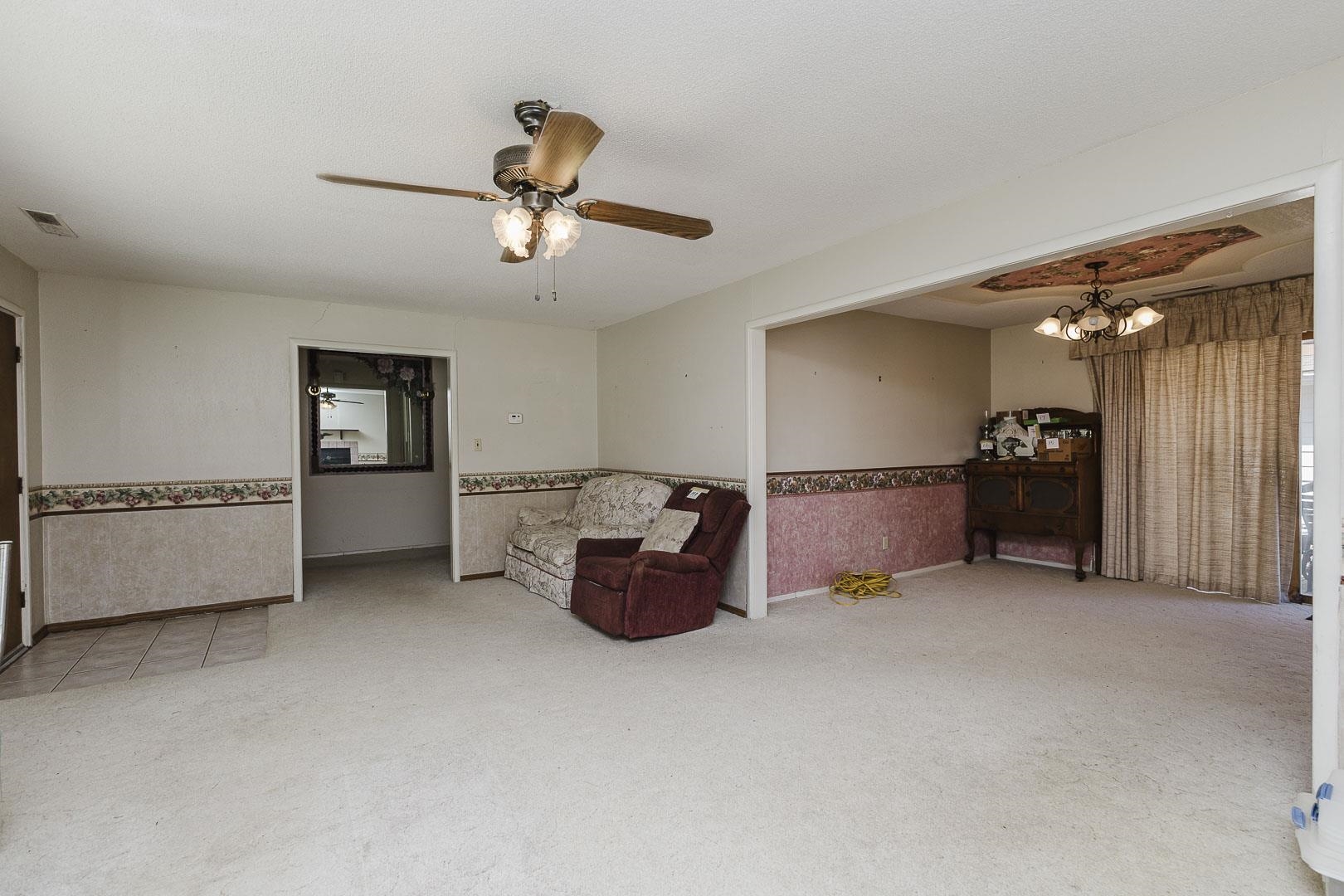 2223 S Clay Ln Property Photo 6