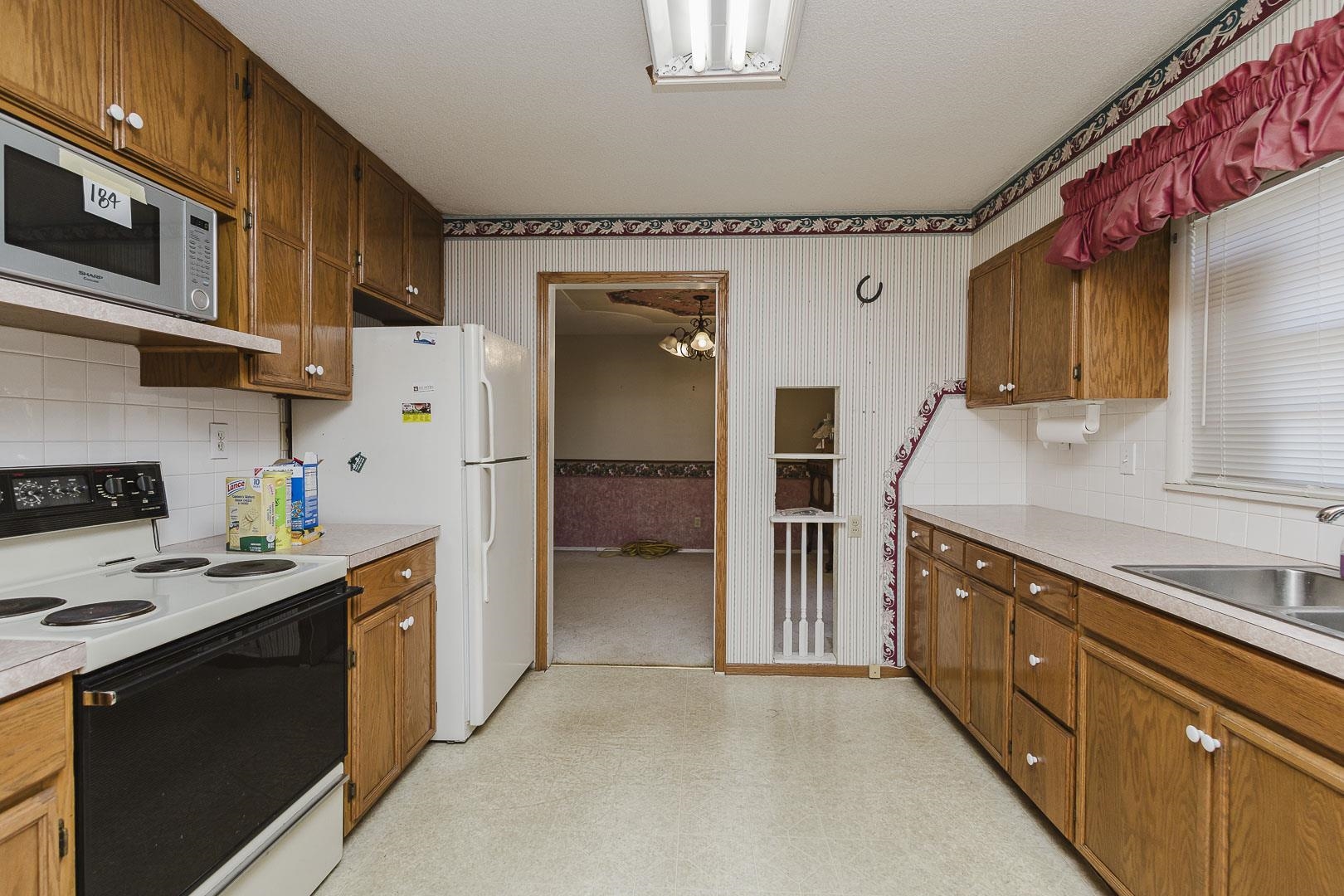 2223 S Clay Ln Property Photo 10