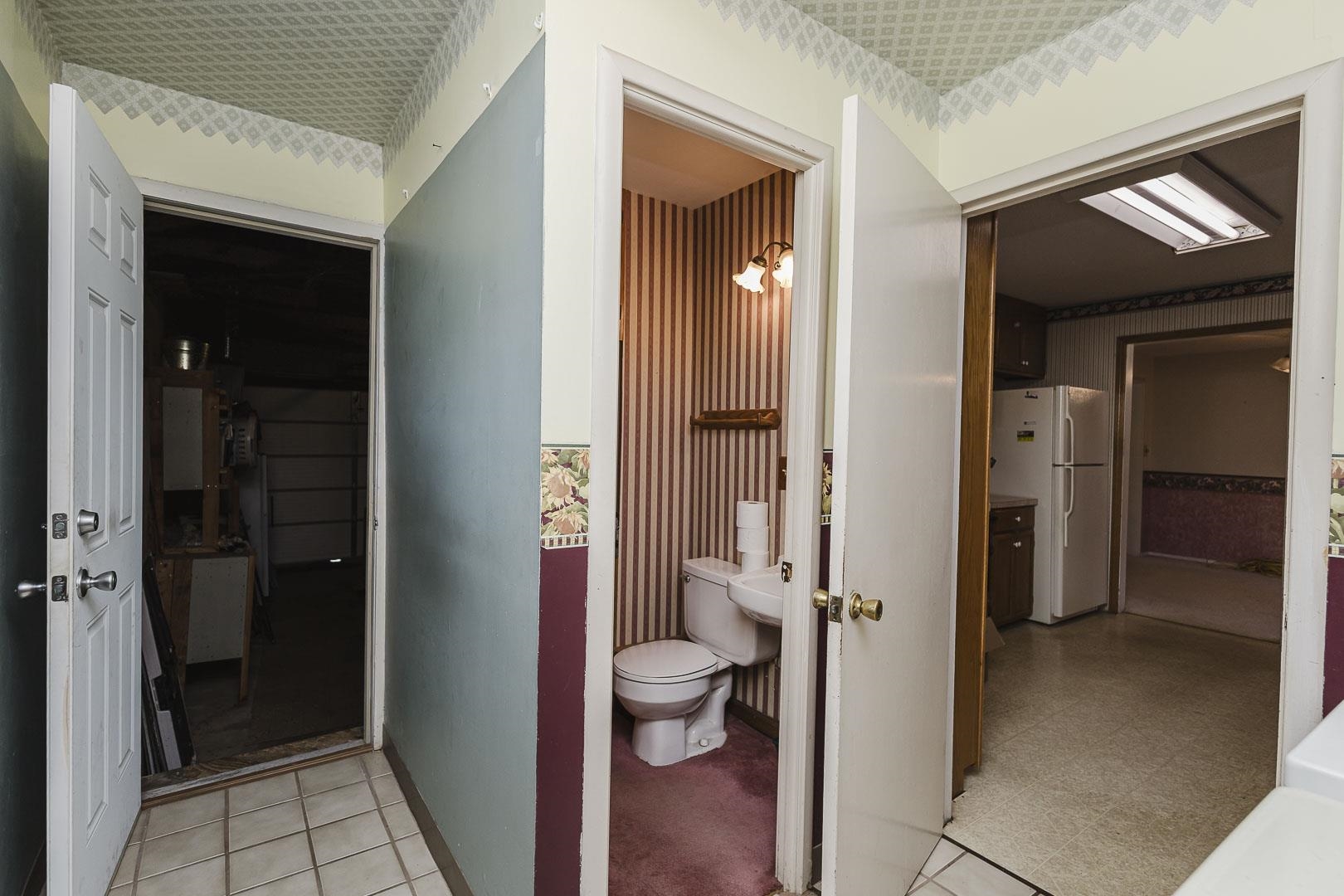 2223 S Clay Ln Property Photo 12